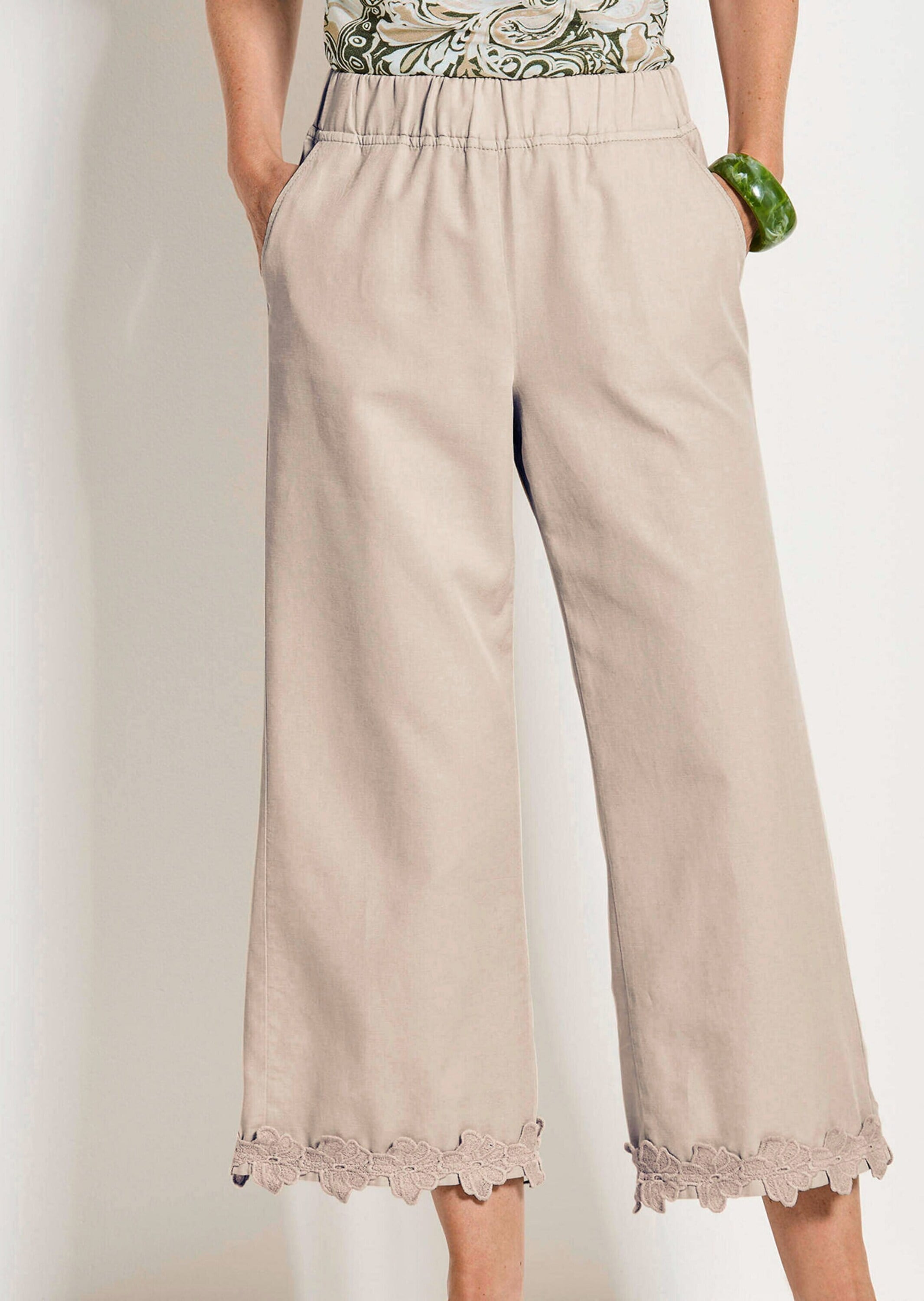 GOLDNER Stoffhose »Kurzgröße Culotte VERA mit Spitzenbordüre«