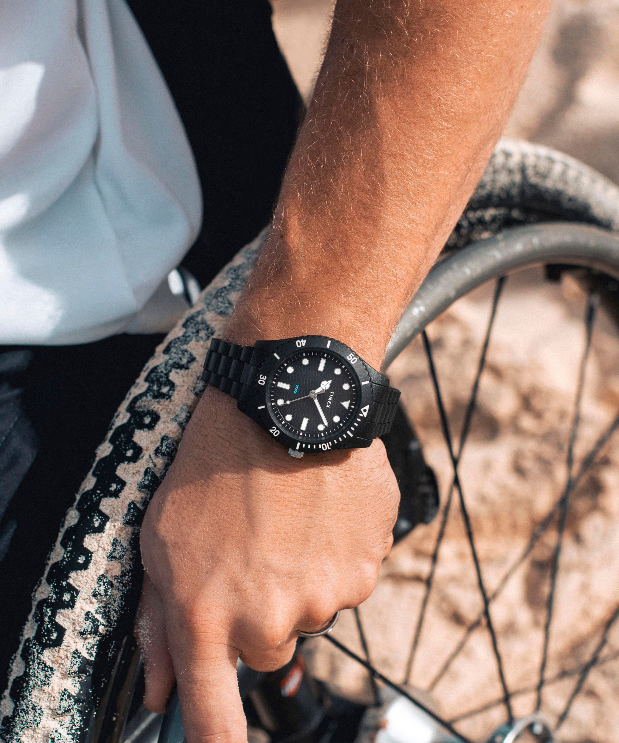 Timex Quarzuhr »LEGACY 42 mm«, Armbanduhr, Herrenuhr,Kunststoffarmband, Leuchtzeiger