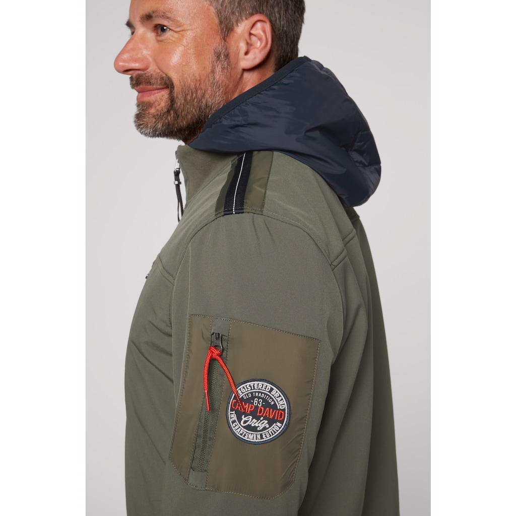 CAMP DAVID Softshelljacke, mit Kapuze, mit Logo-Applikationen vorne und hinten