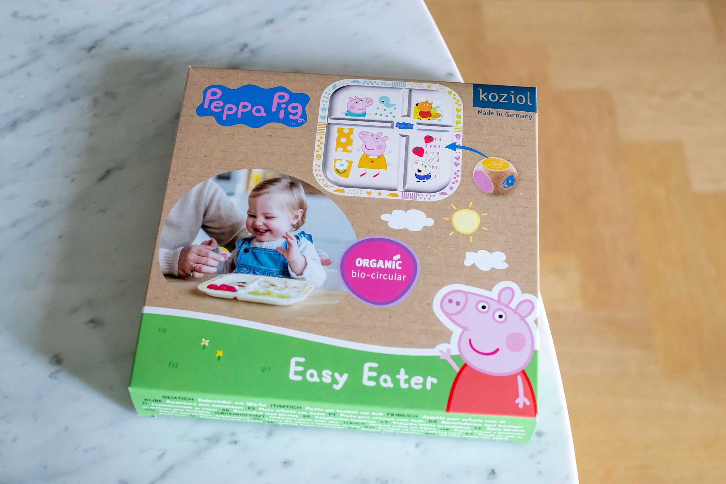 KOZIOL Kunststoffteller »Esslernteller + Würfel EASY EATER PEPPA PIG«, (Set, 2 St., Esslernteller + Würfel), made in Germany, melaminfrei, 100% recycelbar, klimaneutral