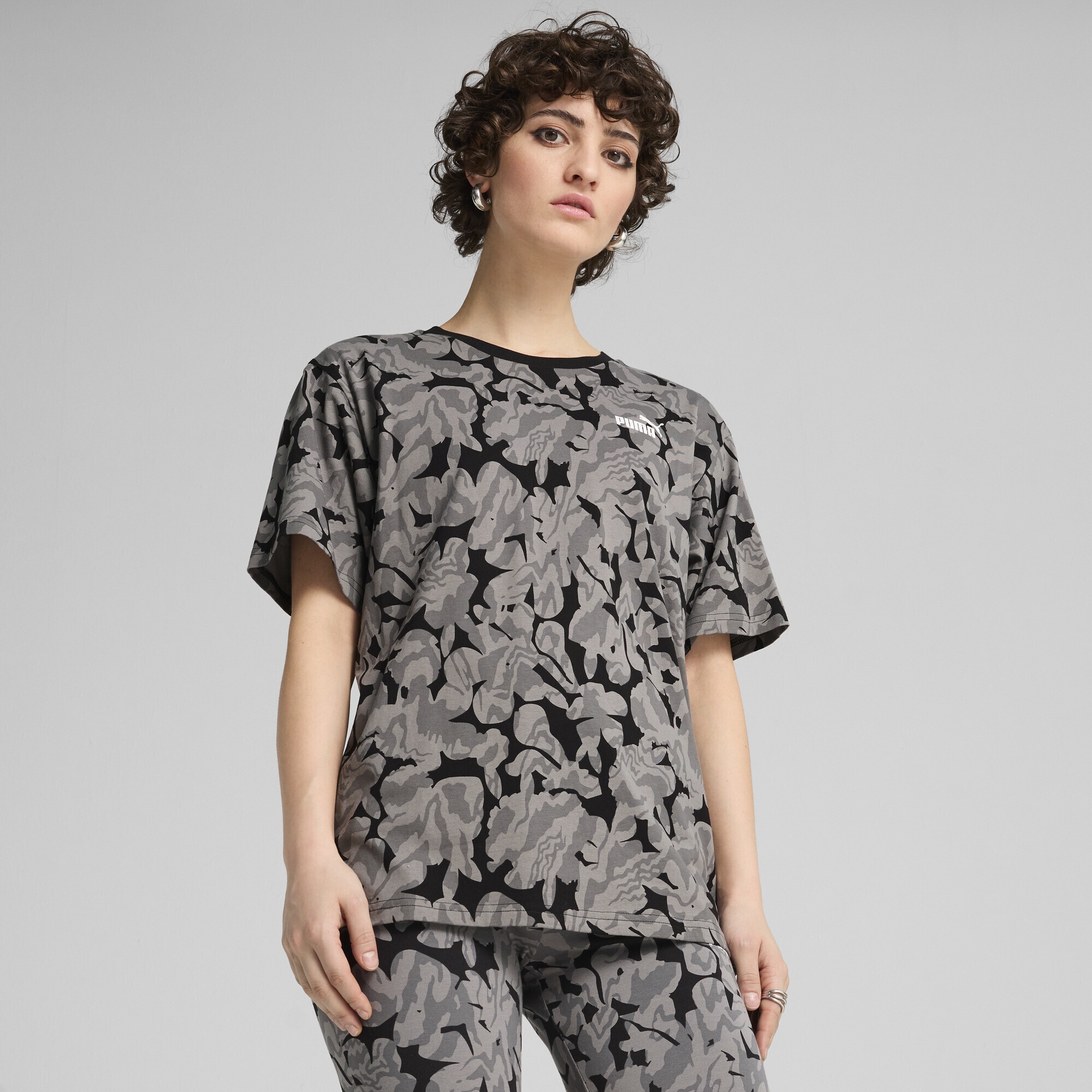 PUMA T-Shirt »ESS NATURE 2.0 Relaxed AOP T-Shirt Damen«