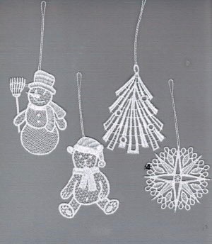 Dekohänger STICKEREIEN PLAUEN "Winterzeit" Gr. 1, weiß, B:7cm H:7cm, Polyester, Dekohänger, Baumbehang "Winterzeit"