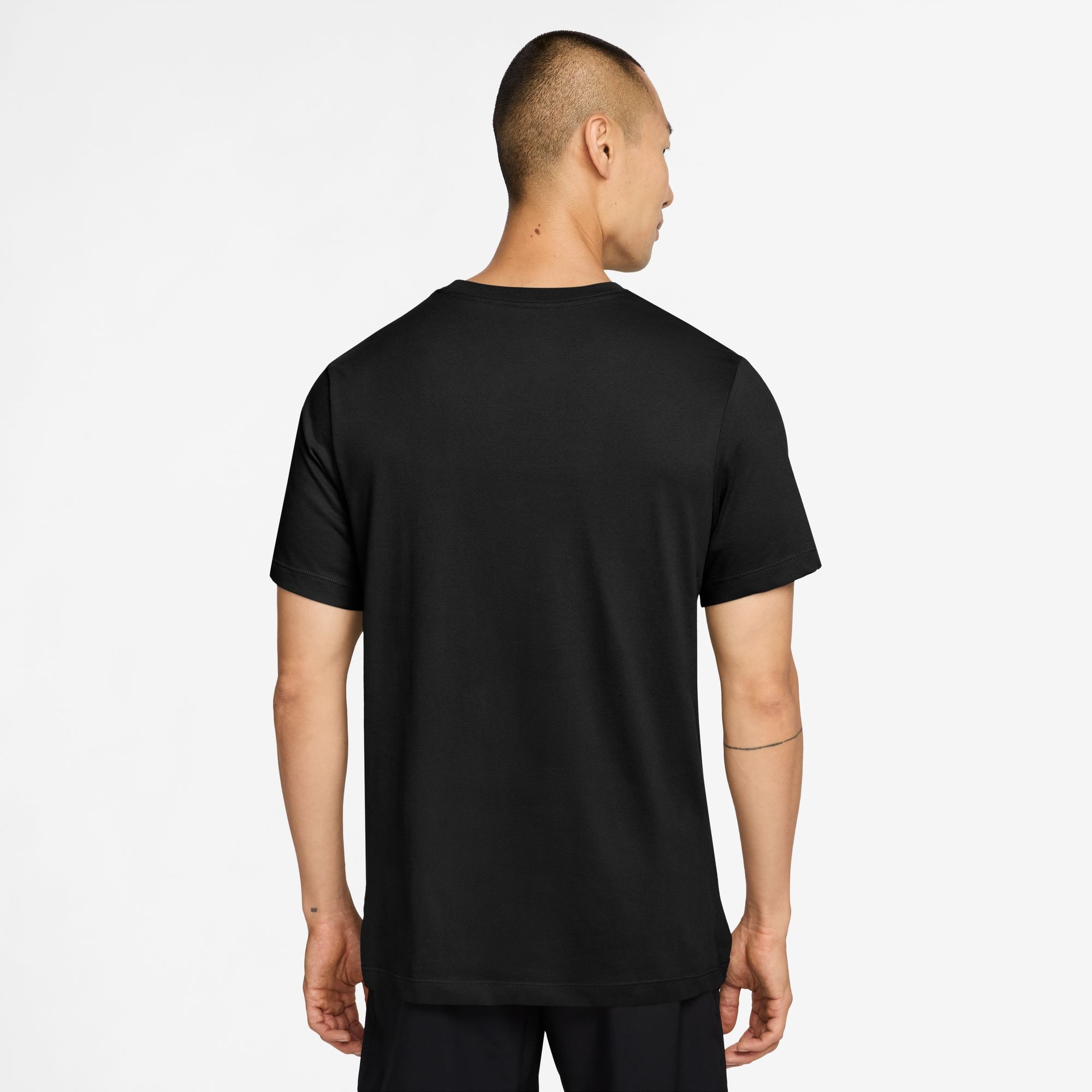 Nike T-Shirt »M NK DF TEE STD IYKYK SU26« aus Baumwolle und Polyester, sportliche Passform