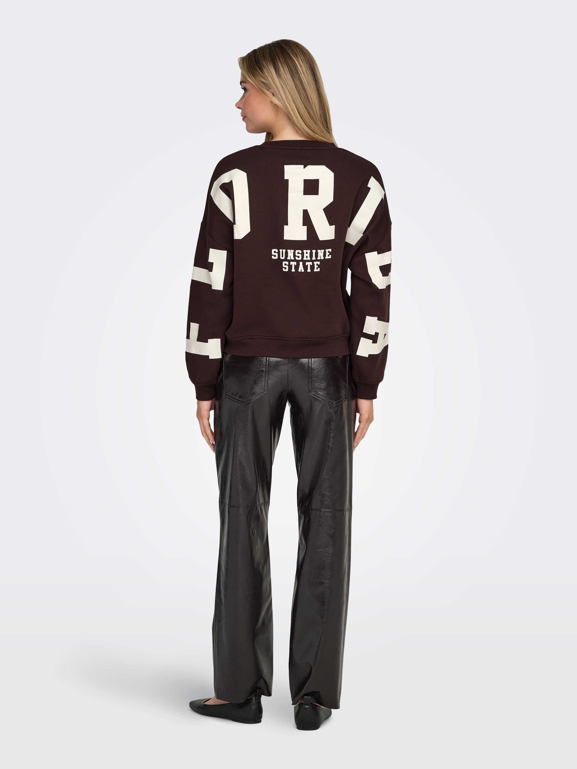 ONLY Sweatshirt »ONLSWEAT L/S BACK/SLEEVE PRINT SWT NOOS«, Baumwollmischung, loose fit
