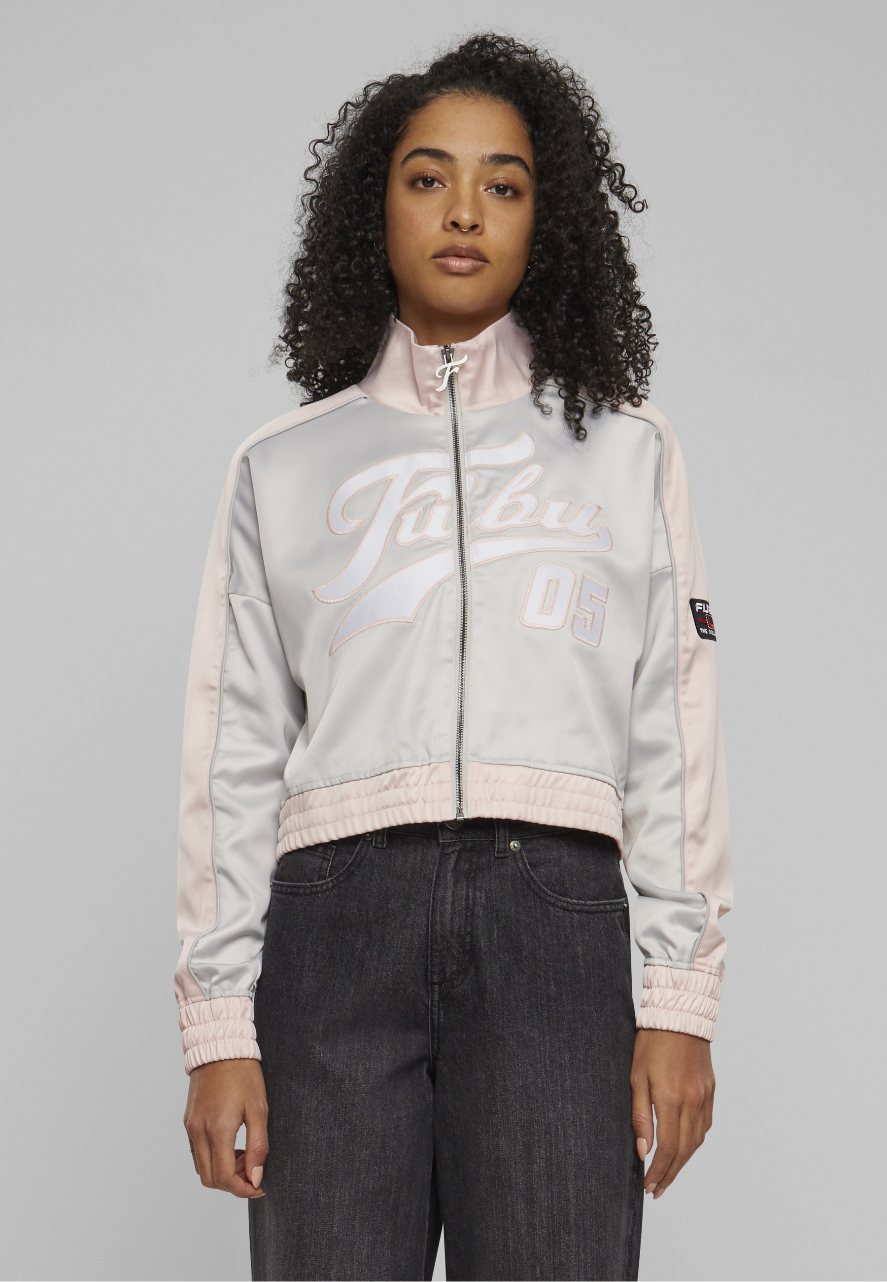 Fubu Allwetterjacke »Fubu Damen FW221-012-1 Fubu Satin Track Transition Jacket« 1 Stk. tlg. ohne Kapuze