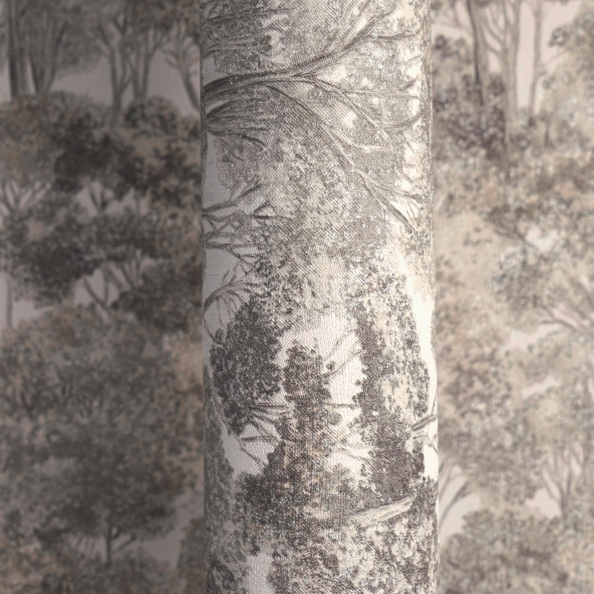 A.S. Création Vliestapete »Trend Spectrum Forest – Glitzernde Baumlandschaft Vliestapete« Glitzermuster | Wald | natürlich leicht strukturiert Elegante Baumlandschaft mit Glitzerakzenten und feiner Struktur