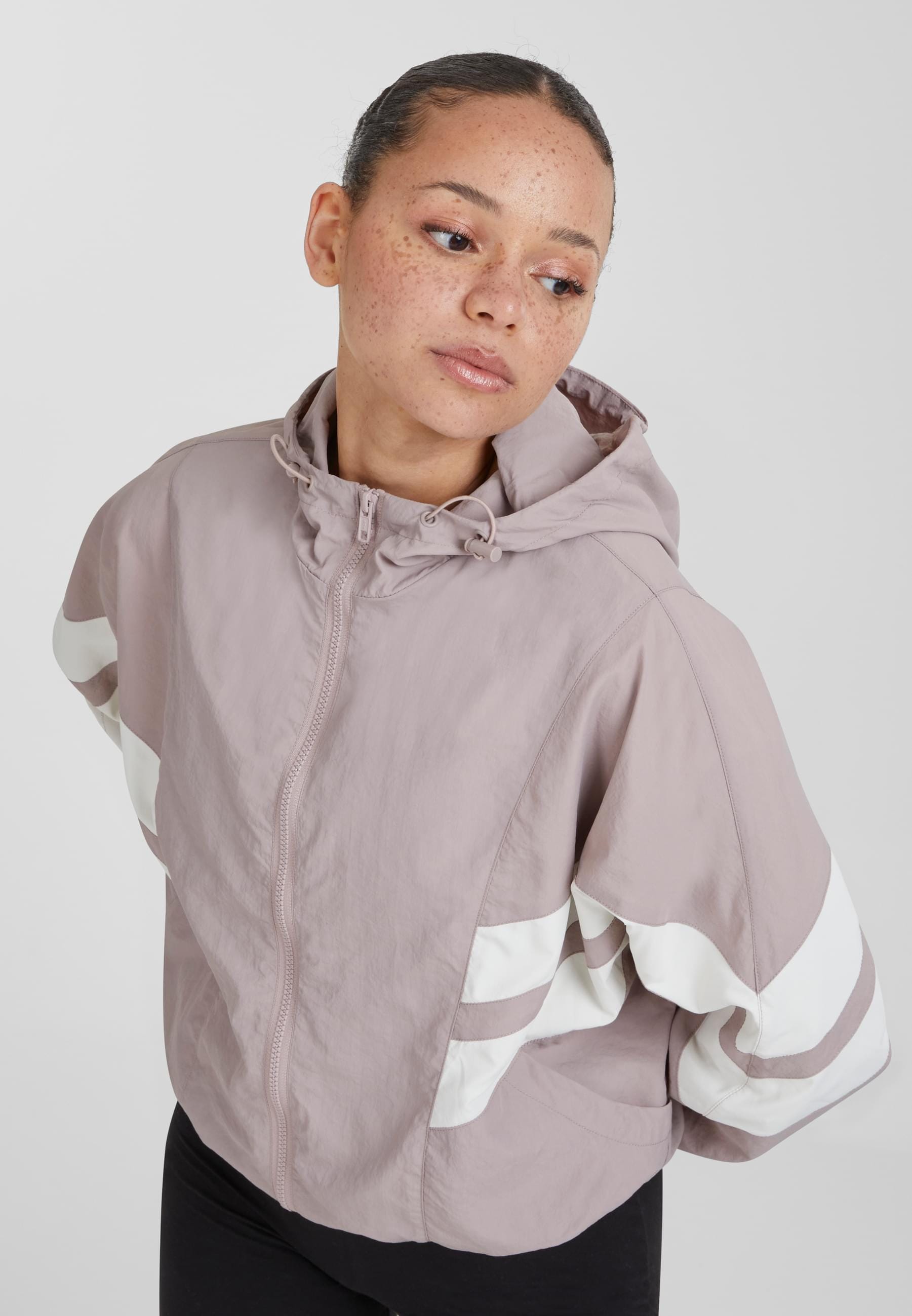 URBAN CLASSICS Allwetterjacke »Urban Classics Damen Ladies Crinkle Batwing Jacket«, (1 St.), mit Kapuze