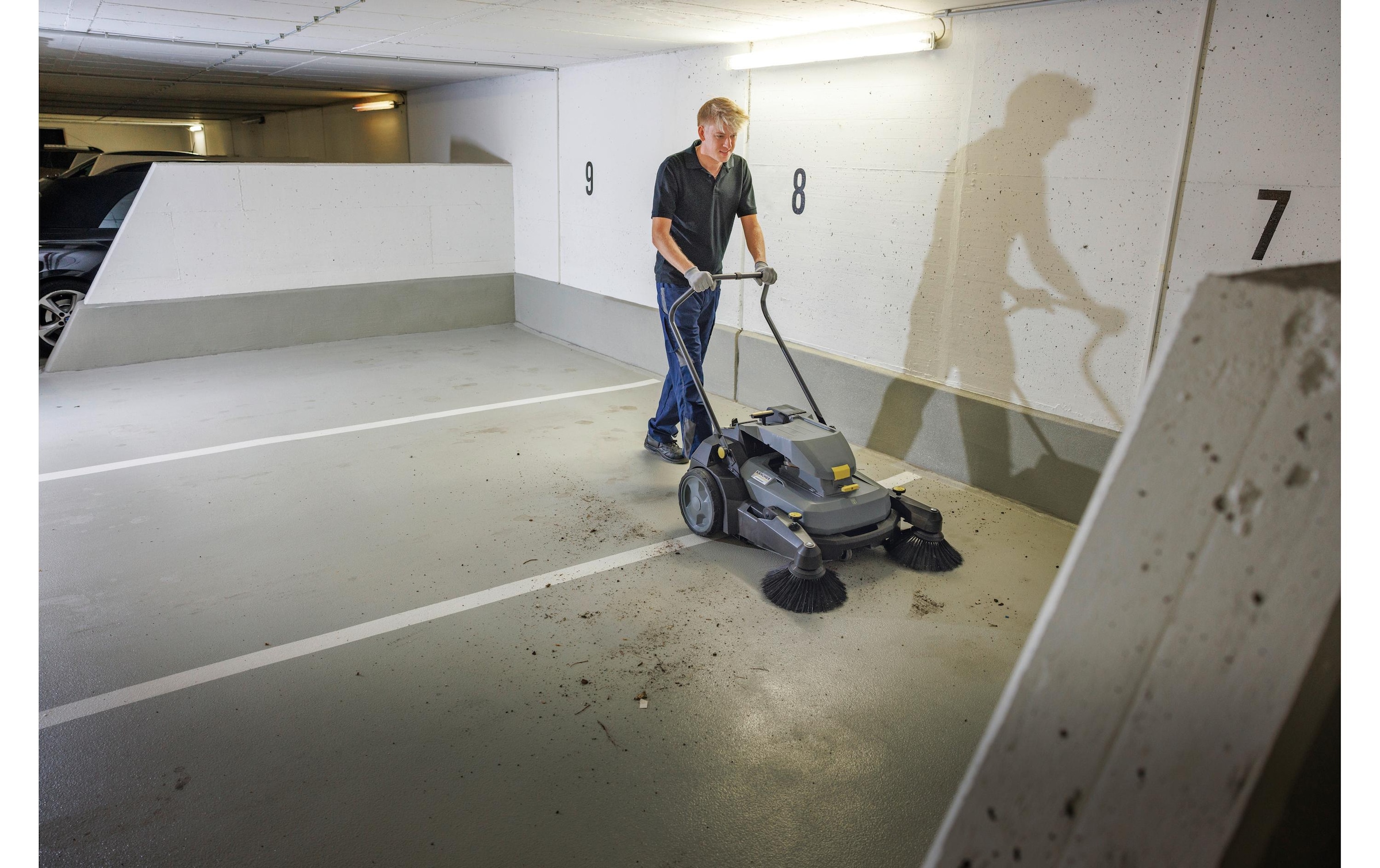 Kärcher Professional Handkehrmaschine »KM 70/30 C Bp 2SB«
