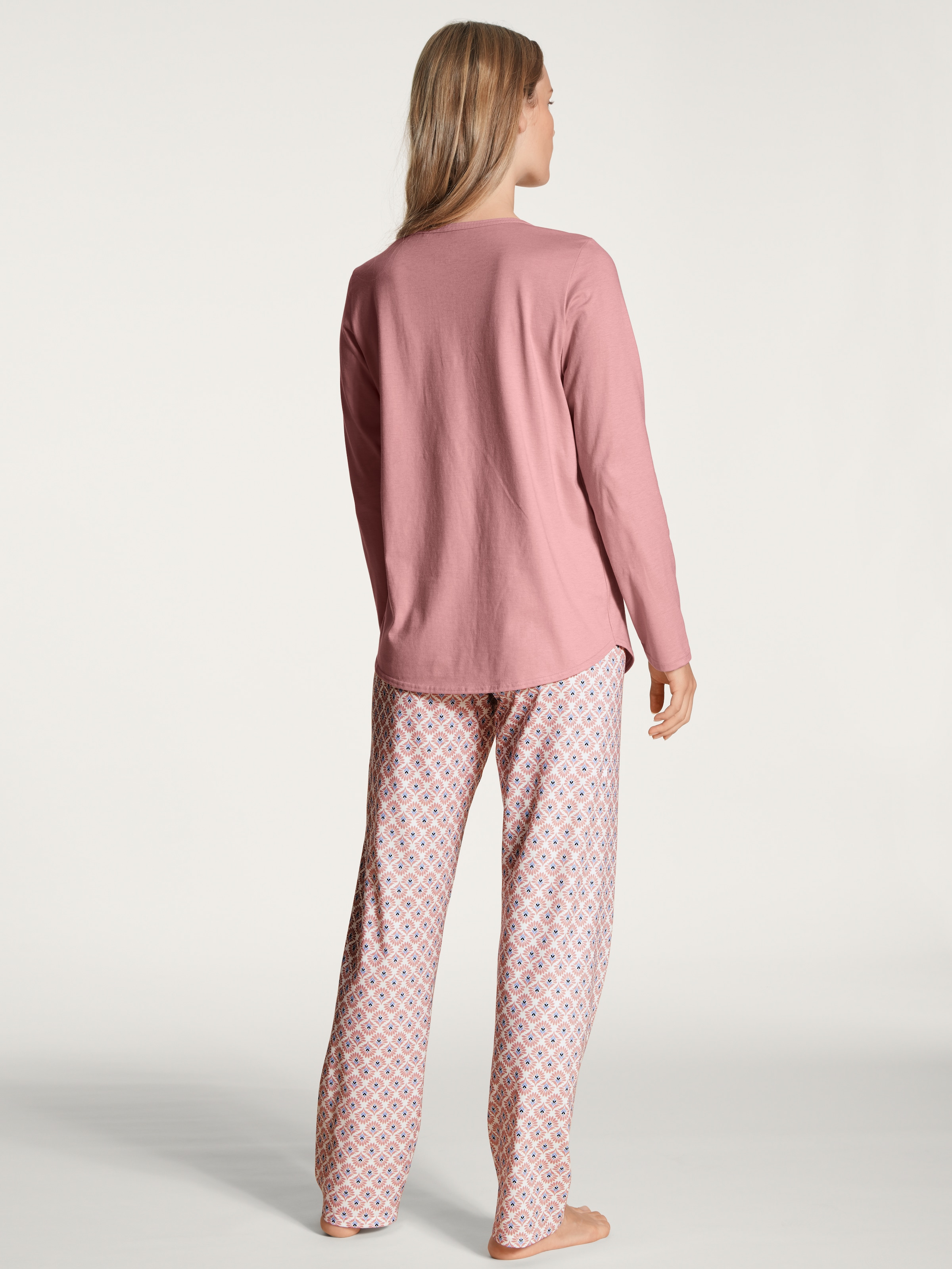 CALIDA Pyjama »Lovely Nights«, (2 tlg.), mit Knopfleiste am Aussschnitt