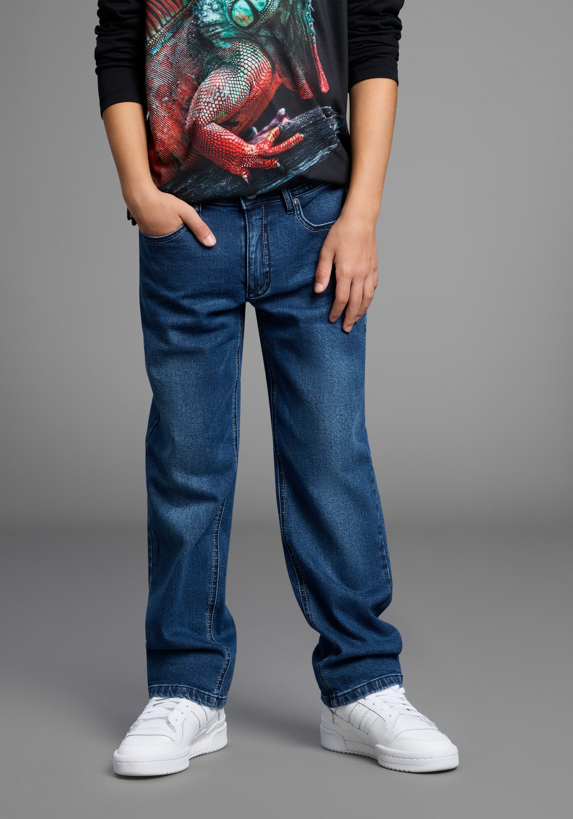 Bruno Banani Loose-fit-Jeans "Stretchjeans in gerader Form für Jungen" Für TEENS. Lässige Jeans