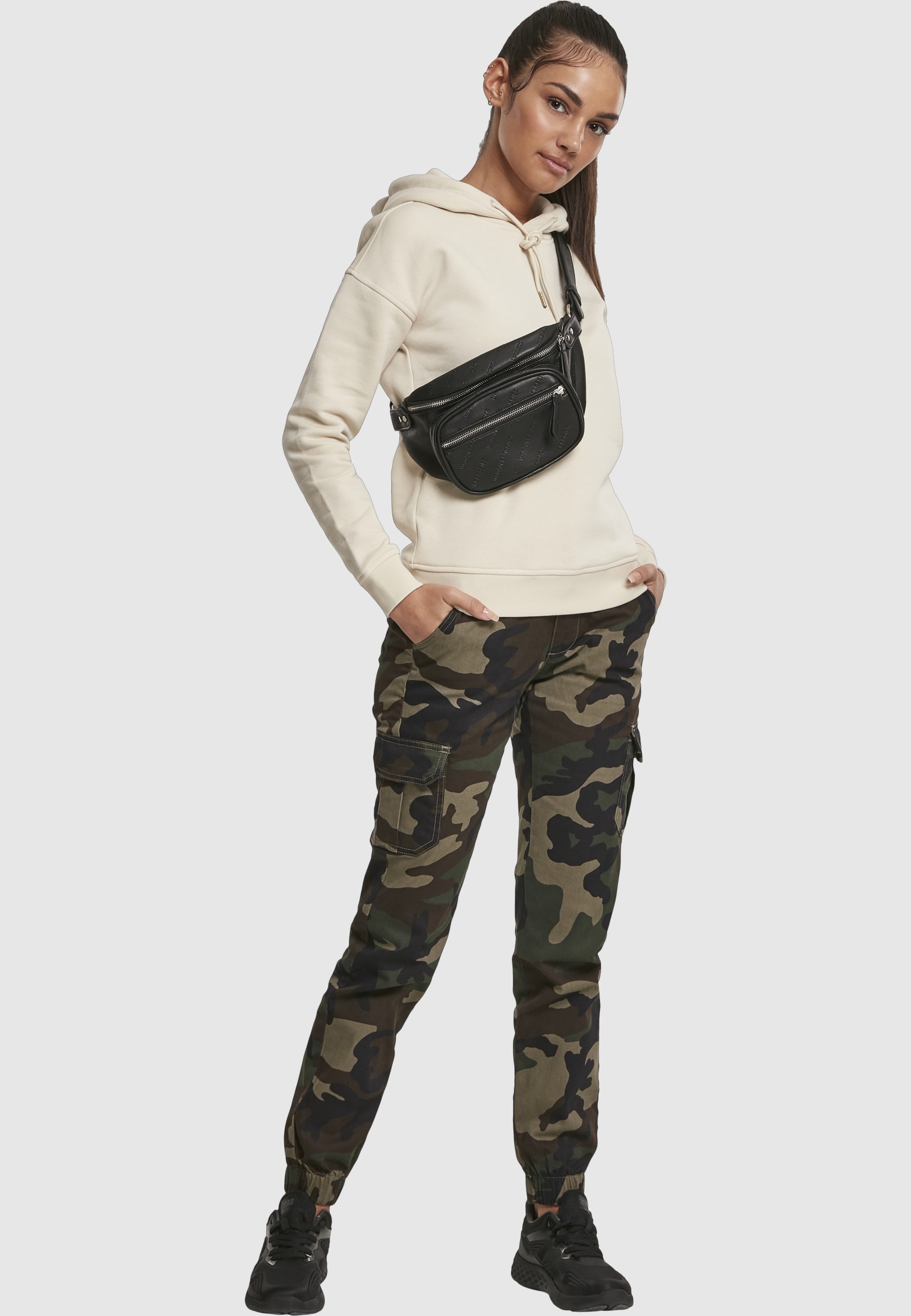 URBAN CLASSICS Cargohose »Urban Classics Damen Ladies High Waist Camo Cargo Pants«