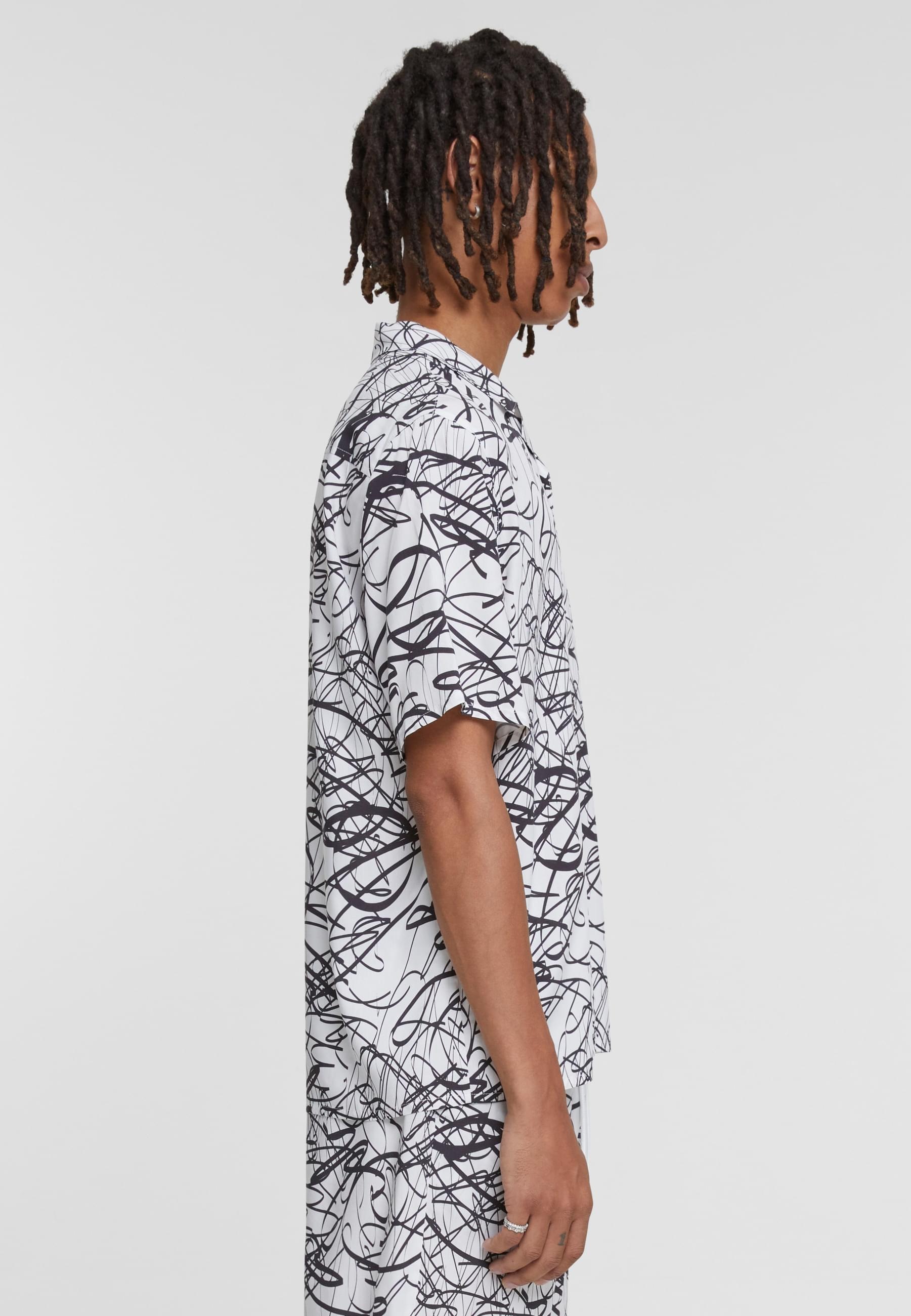 URBAN CLASSICS Kurzarmhemd »Urban Classics Herren Viscose AOP Resort Shirt«, (1 tlg.)