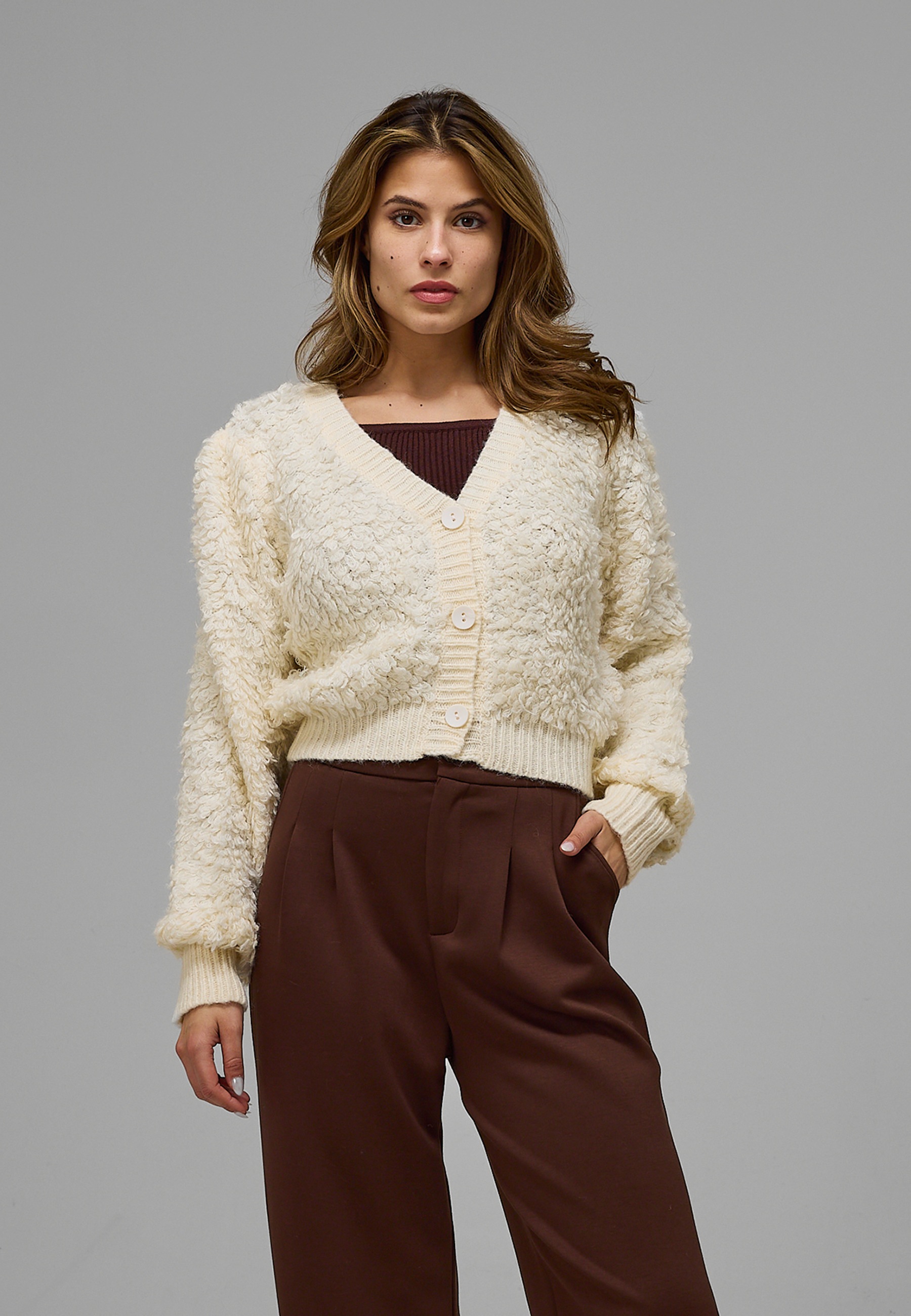 ESTELOU Outdoorjacke »ESTELOU Short Hairy Jacket« 1 Stk. tlg. ohne Kapuze