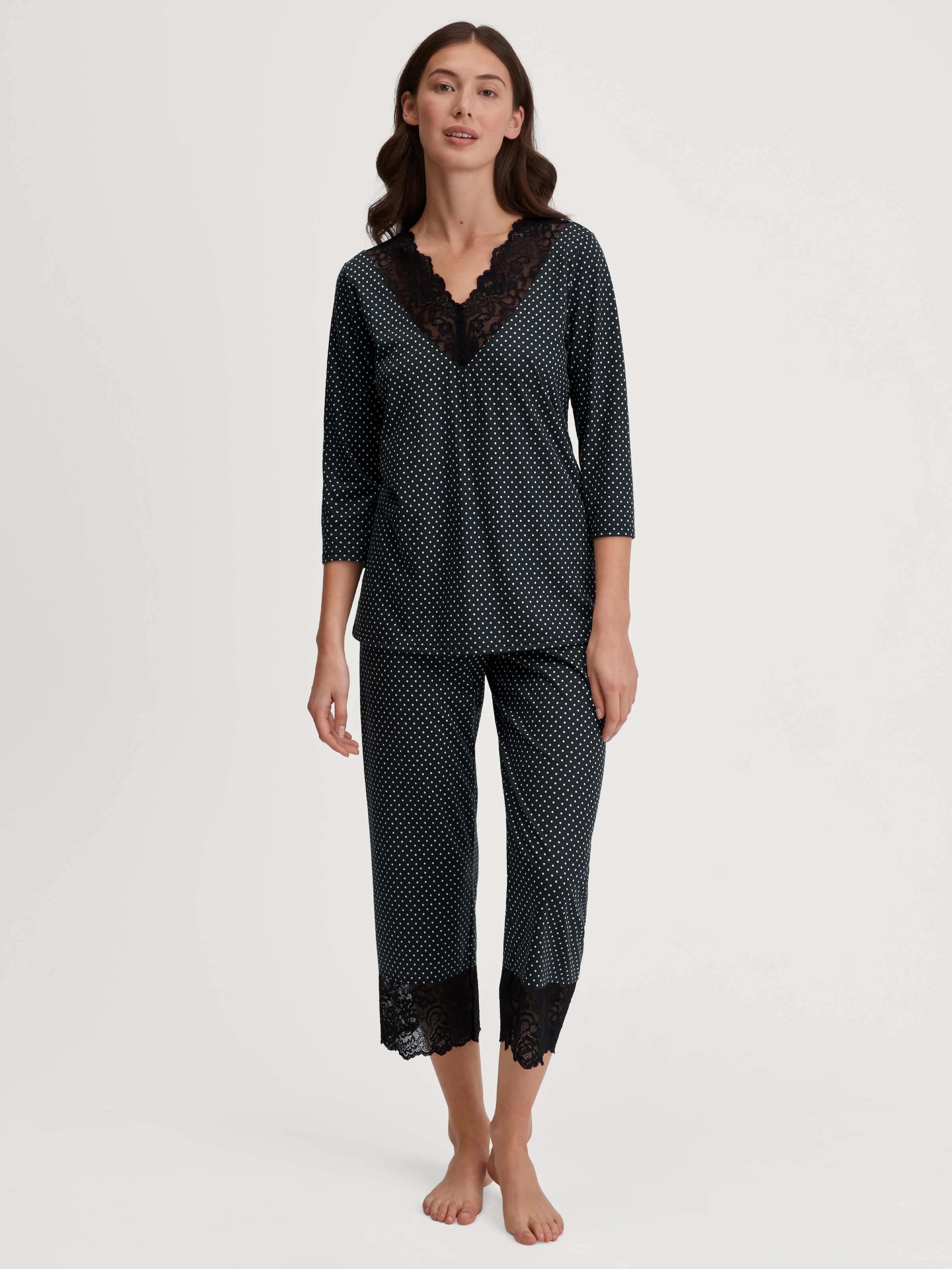 CALIDA Capri-Pyjama "Deep Dreams", (2 tlg.), 7/8-Länge, gepunktet, Spitze, günstig online kaufen