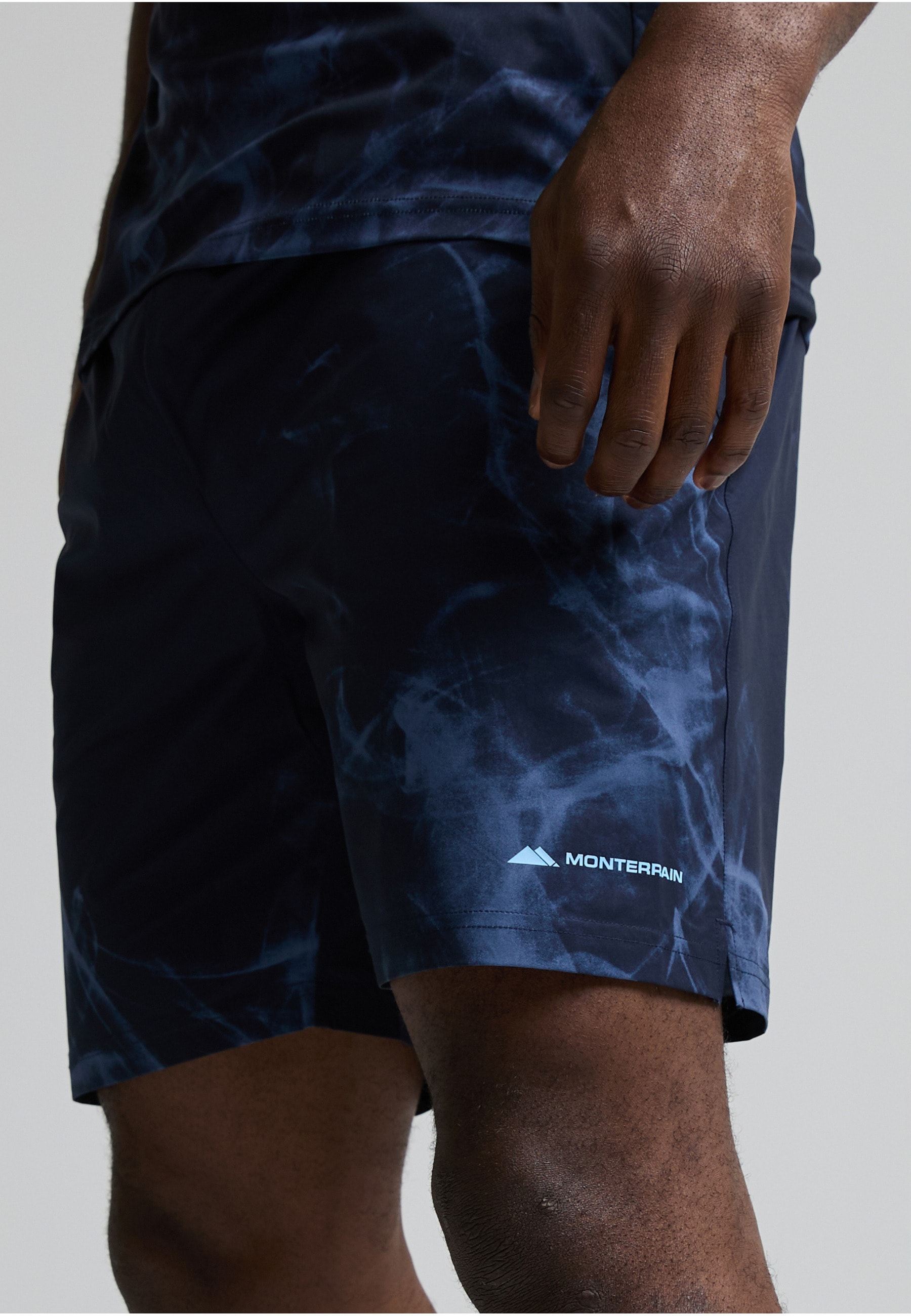 Monterrain Trainingsshorts »Monterrain TRANSCEND WOVEN RUNNING SHORT«
