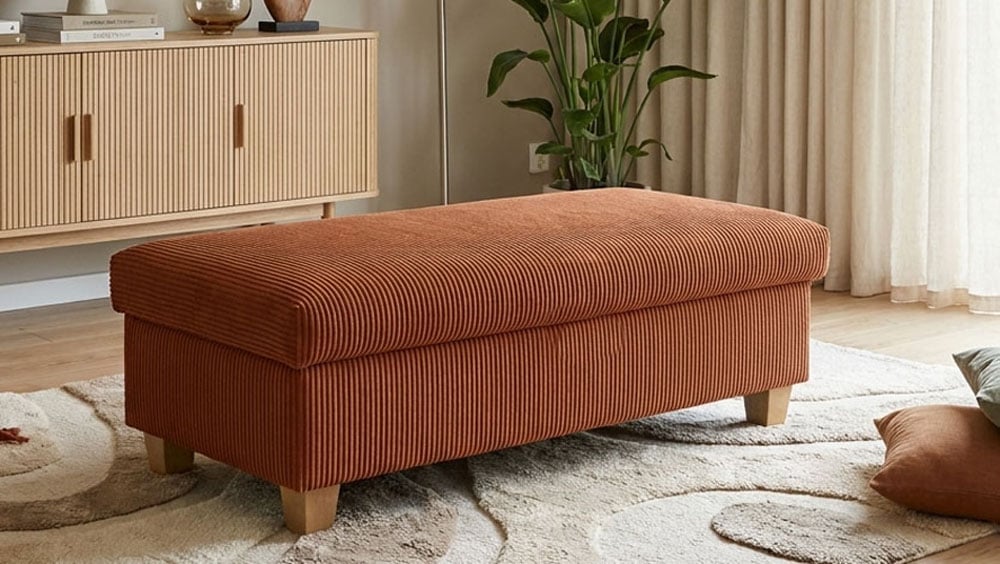OTTO home Hocker "Eggery 131 cm, mit großem Staufach & bequem gepolstert" Polsterhocker Egedal mit Staufach, passend zum Sofa