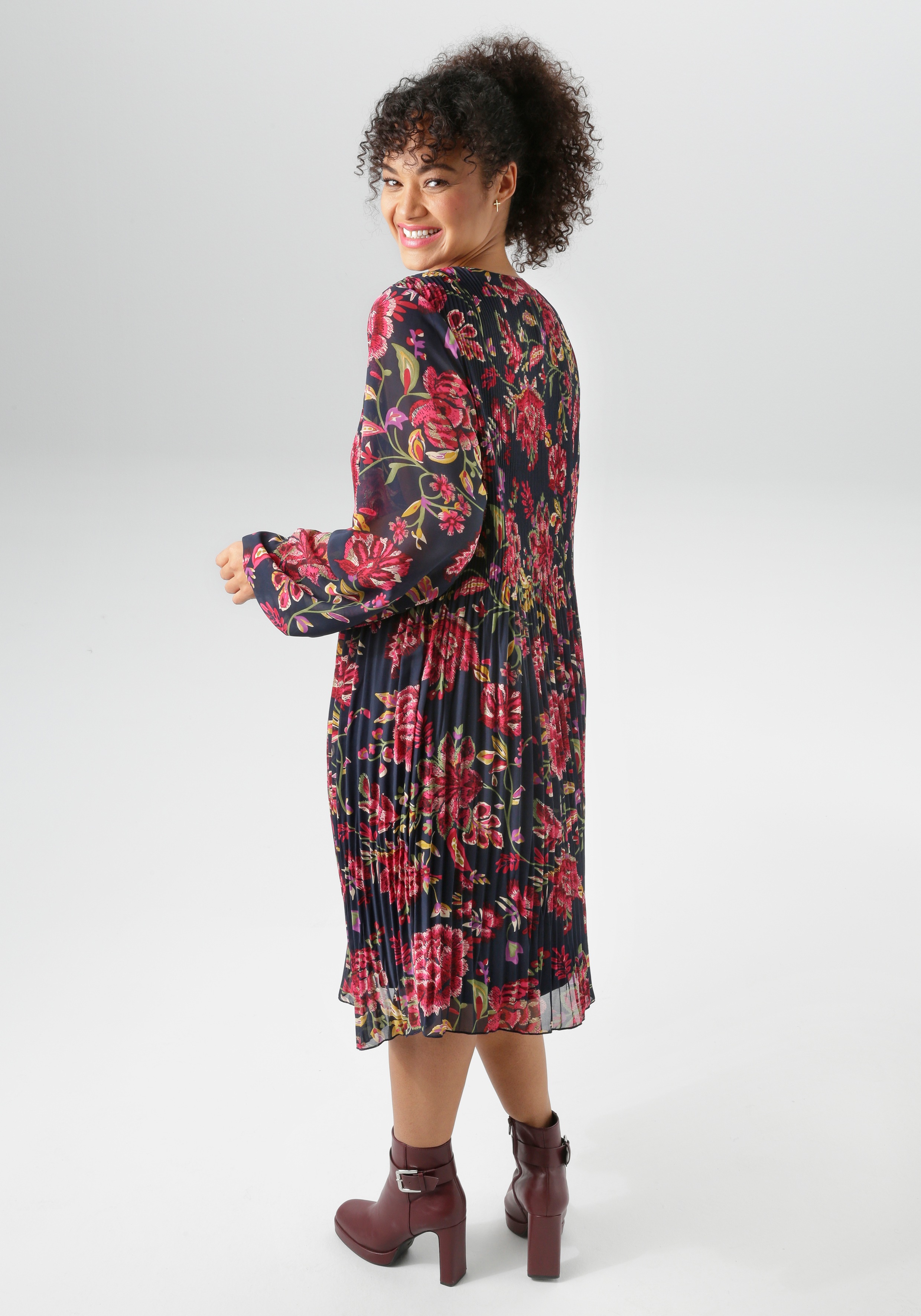 Thumbnail - Aniston PLUS Sommerkleid in Alloverprint - NEUE KOLLEKTION