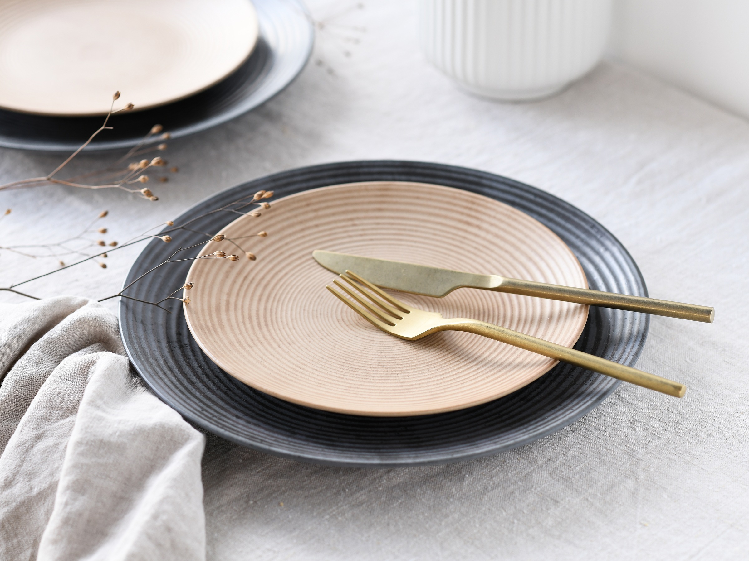 CreaTable Teller-Set »Catania Mix, Tellerset 18-tlg.«, (Set, 18 tlg.), Vintage Farben, Ausdrucksstarkes Relief, Handwerklicher Charakter