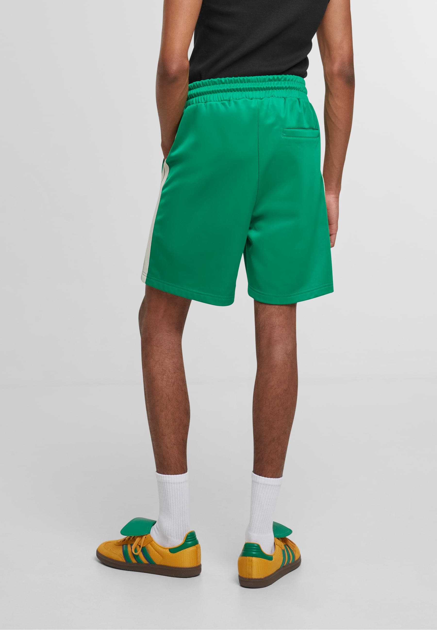 URBAN CLASSICS Shorts »Urban Classics Tennis Core Shorts«, (1 tlg.)