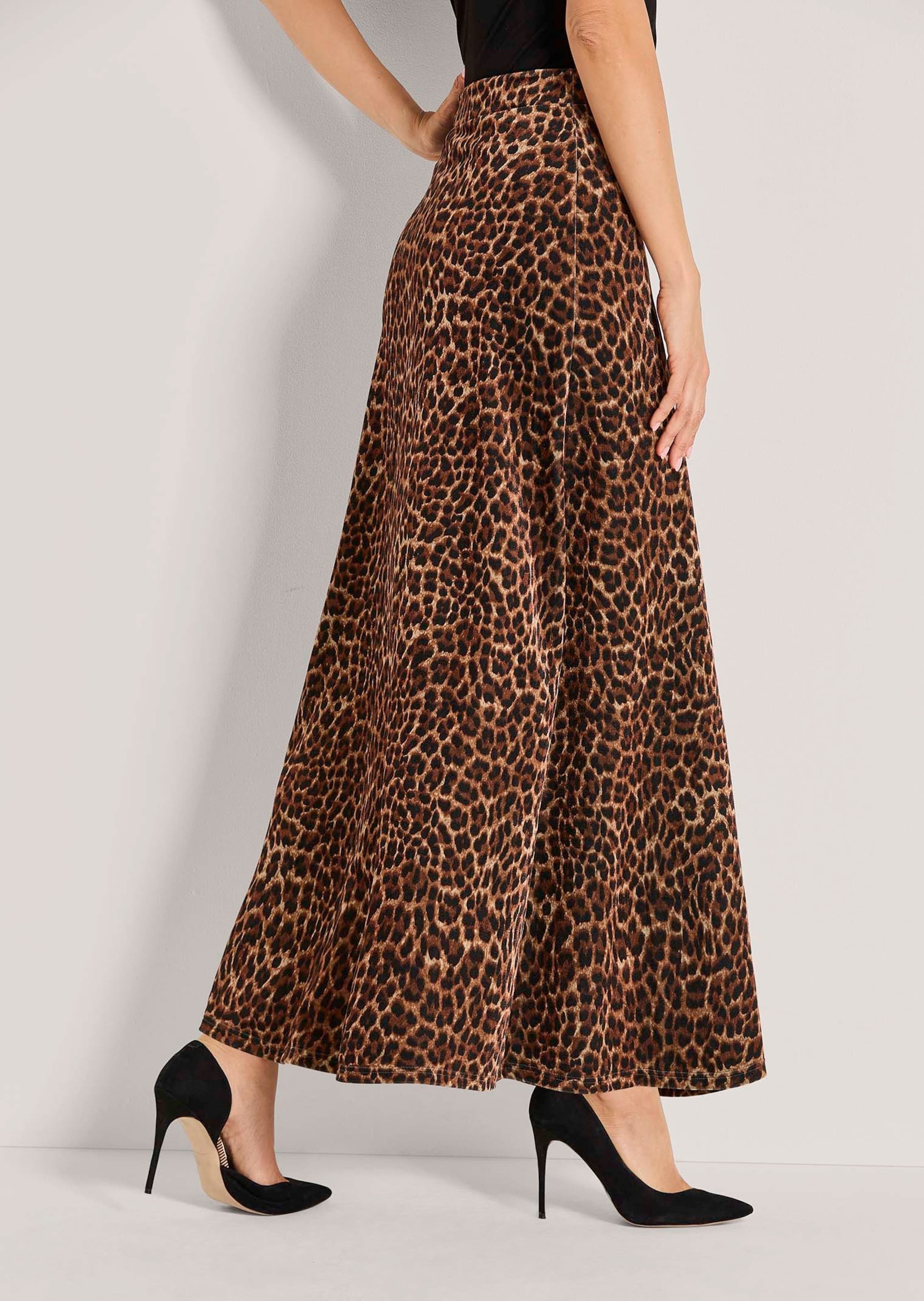 MADELEINE Maxirock »Maxirock Eleganter Samtrock im Leo-Design«
