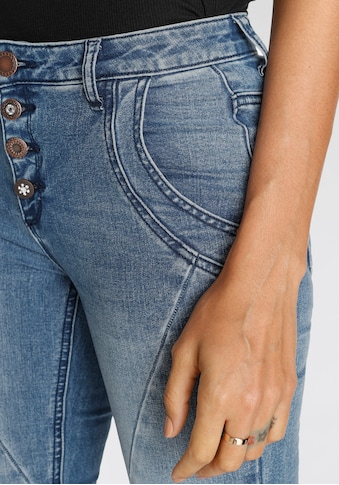 Skinny-fit-Jeans, mit glitzernden Zierknöpfen - NEUE KOLLEKTION