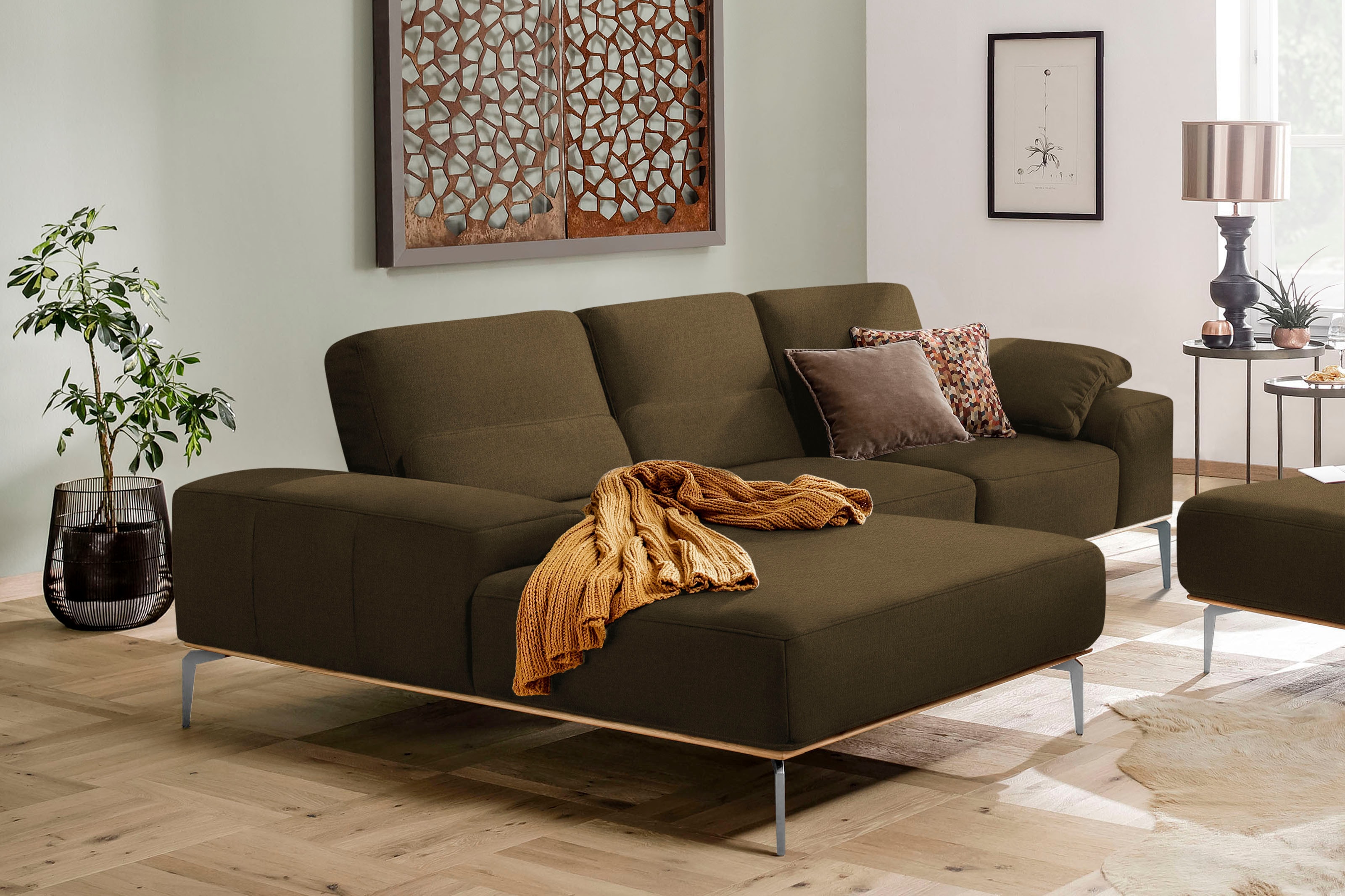 W.SCHILLIG Ecksofa "run, Designsofa mit tollem Sitzkomfort, L-Form" mit elegantem Holzsockel, Füße in Chrom glänzend, Breite 279 cm