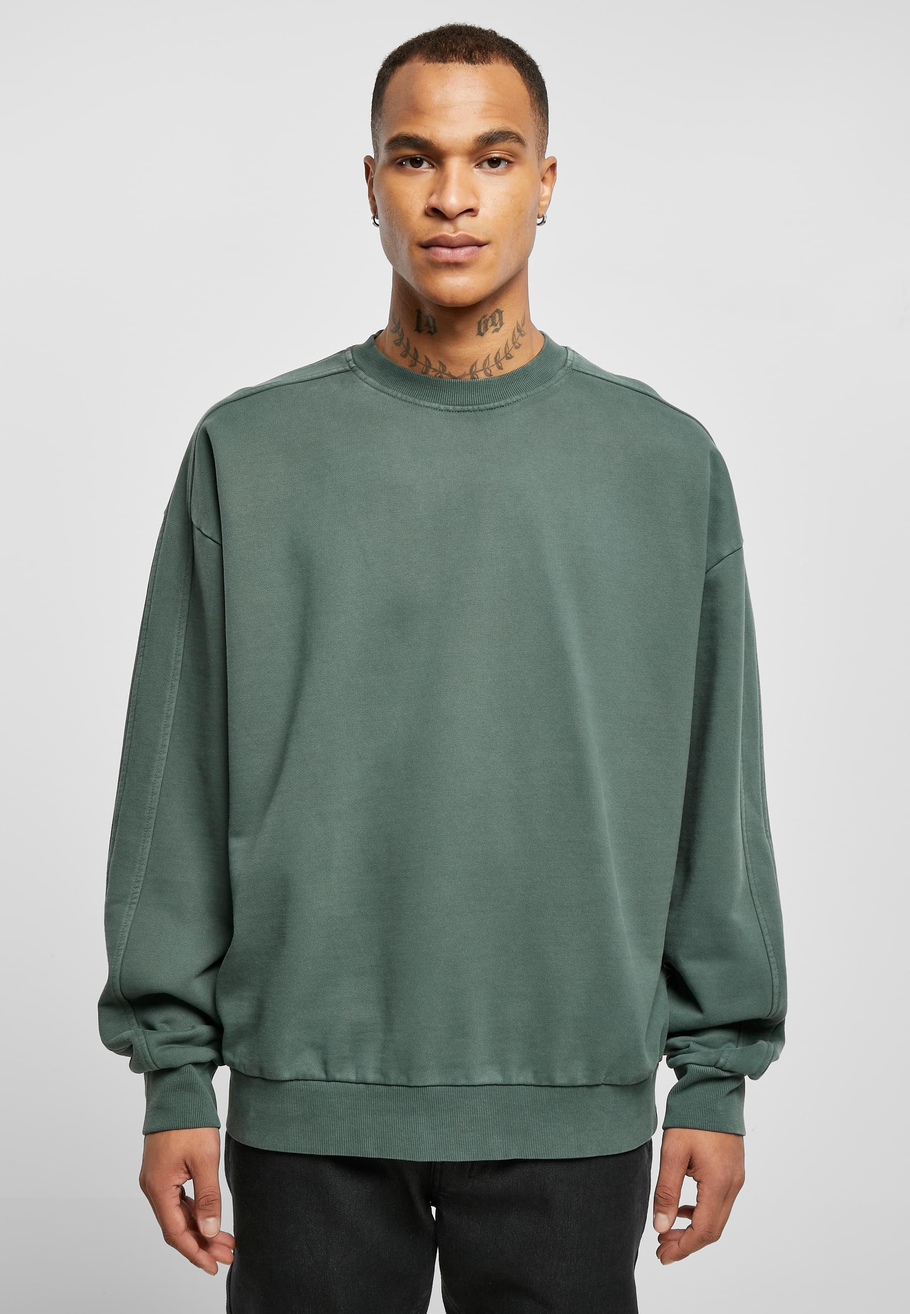 URBAN CLASSICS Rundhalspullover »Urban Classics Herren Heavy Terry Garment Dye Crew«, (1 tlg.)