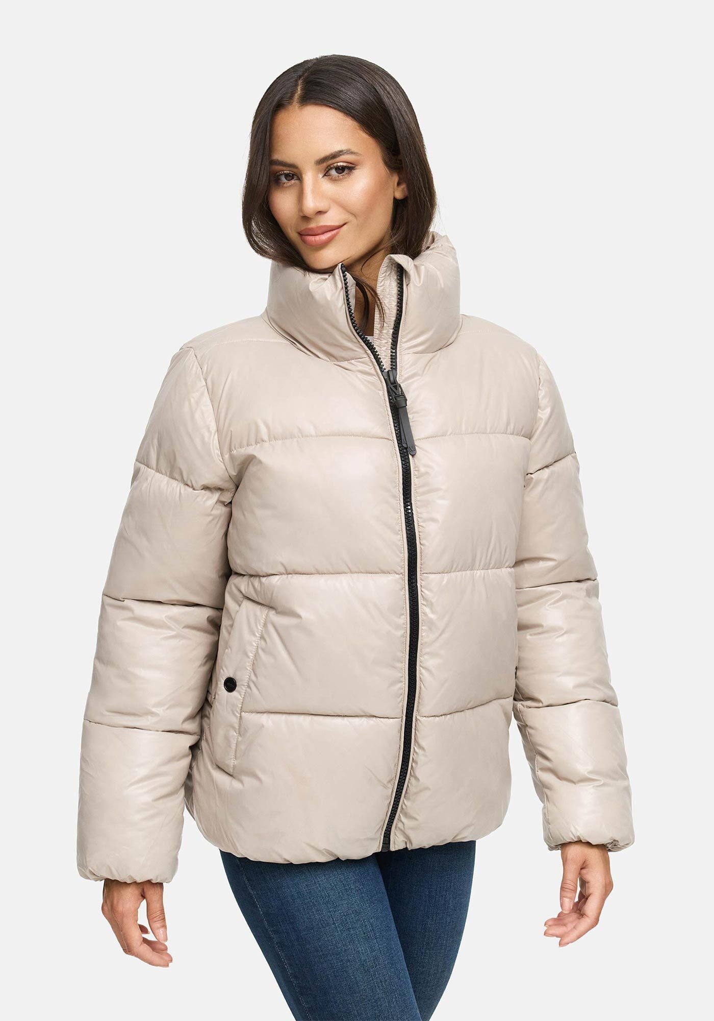 Marikoo Winterjacke »Hazalee«, mit leicht gläzendem Obermaterial und hohem Kragen