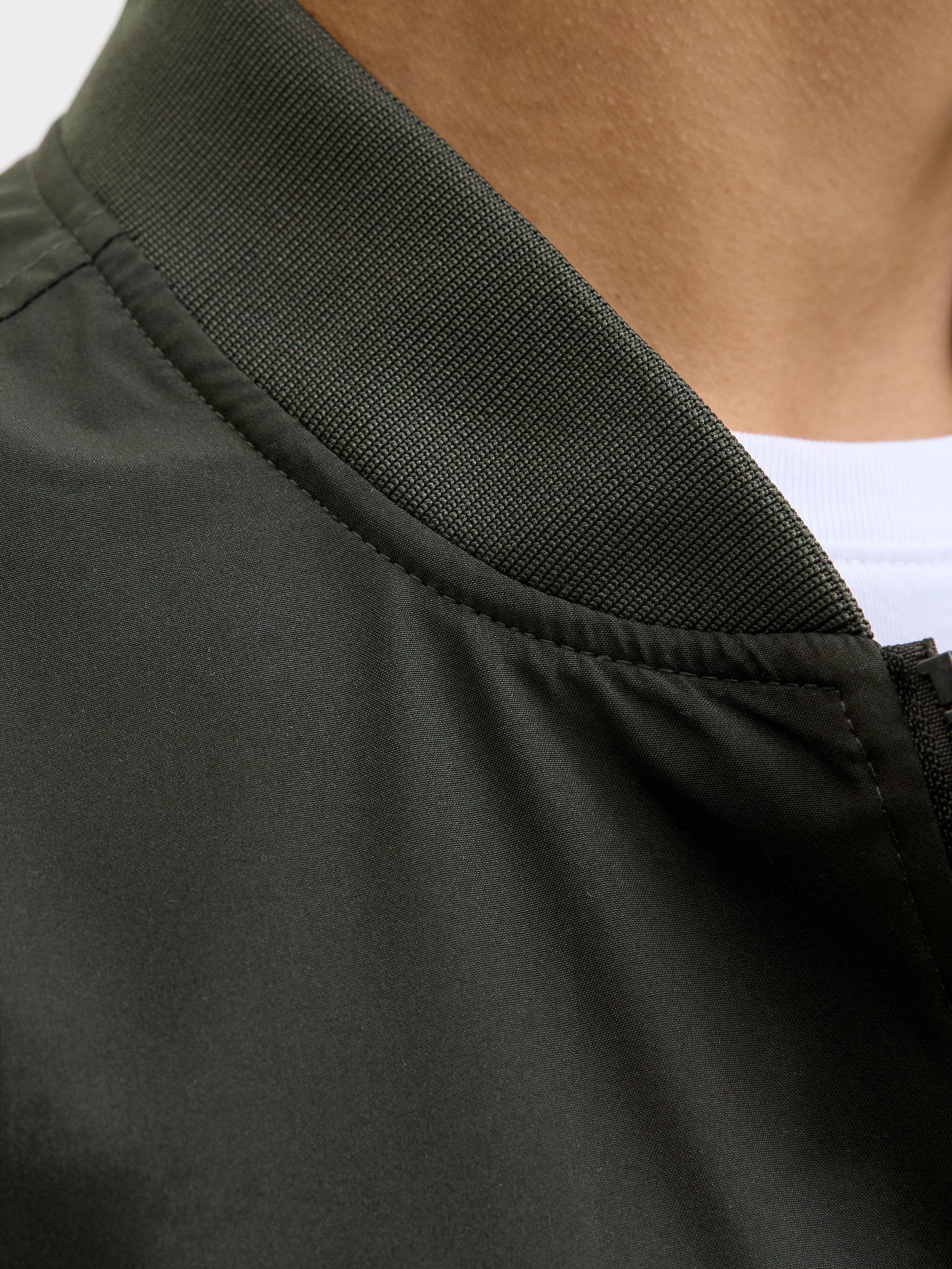 Jack & Jones Bomberjacke »JJECHARGE BOMBER JACKET NOOS«, ohne Kapuze, mit Rippbündchen