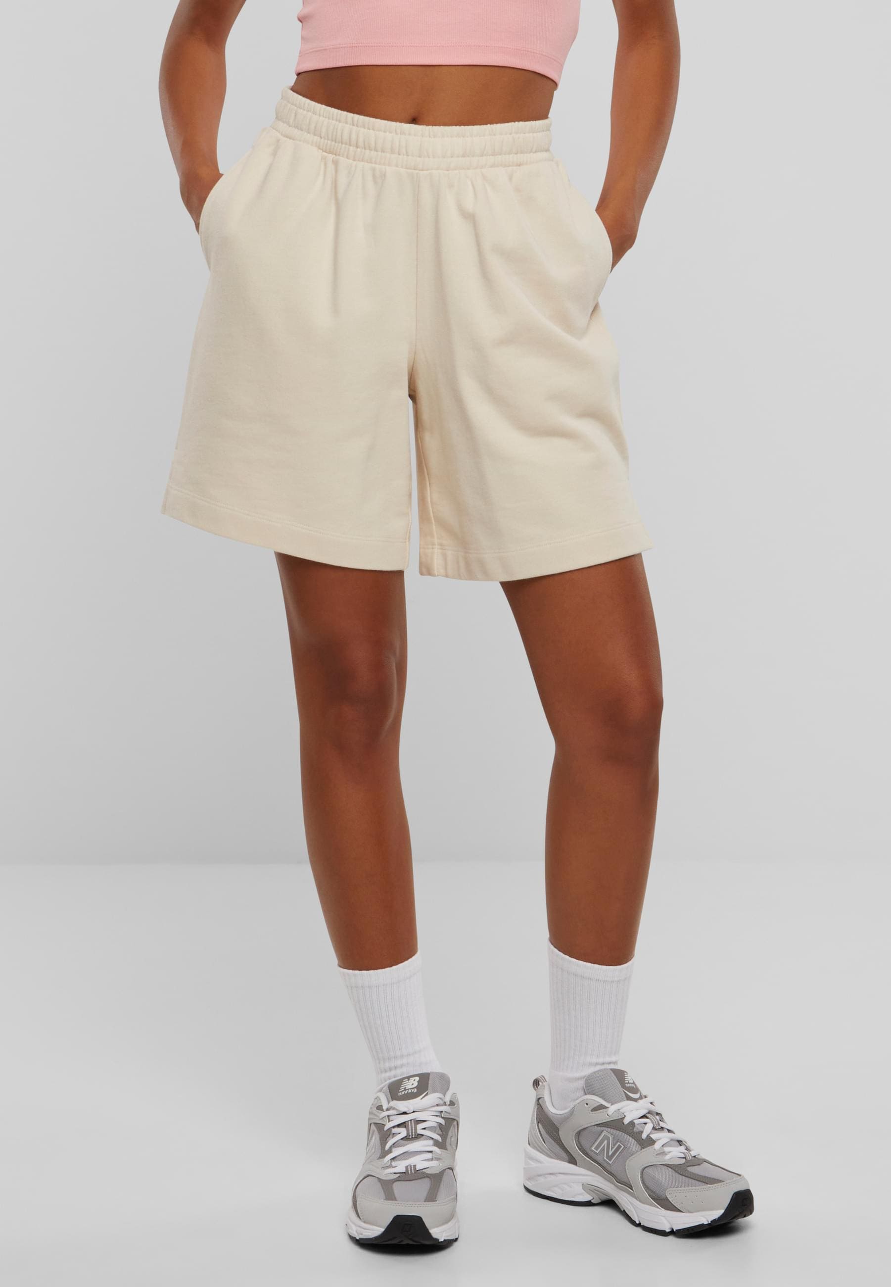 URBAN CLASSICS Sweatshorts »Urban Classics Damen Ladies Organic Terry Bermuda Pants«, (1 tlg.)