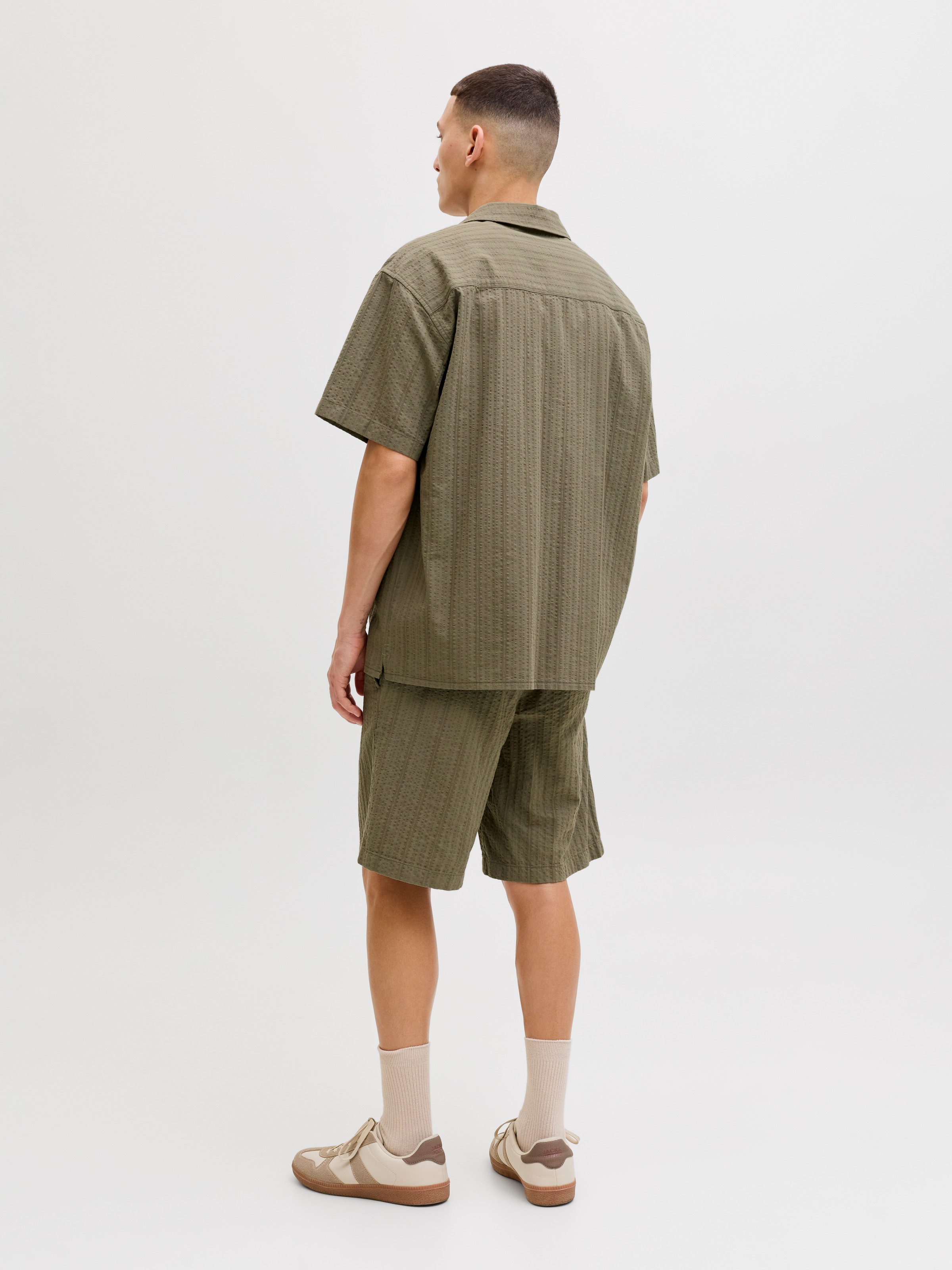 Jack & Jones Kurzarmhemd »JJETYSON RESORT SHIRT SS SN« mit Resort-Kragen