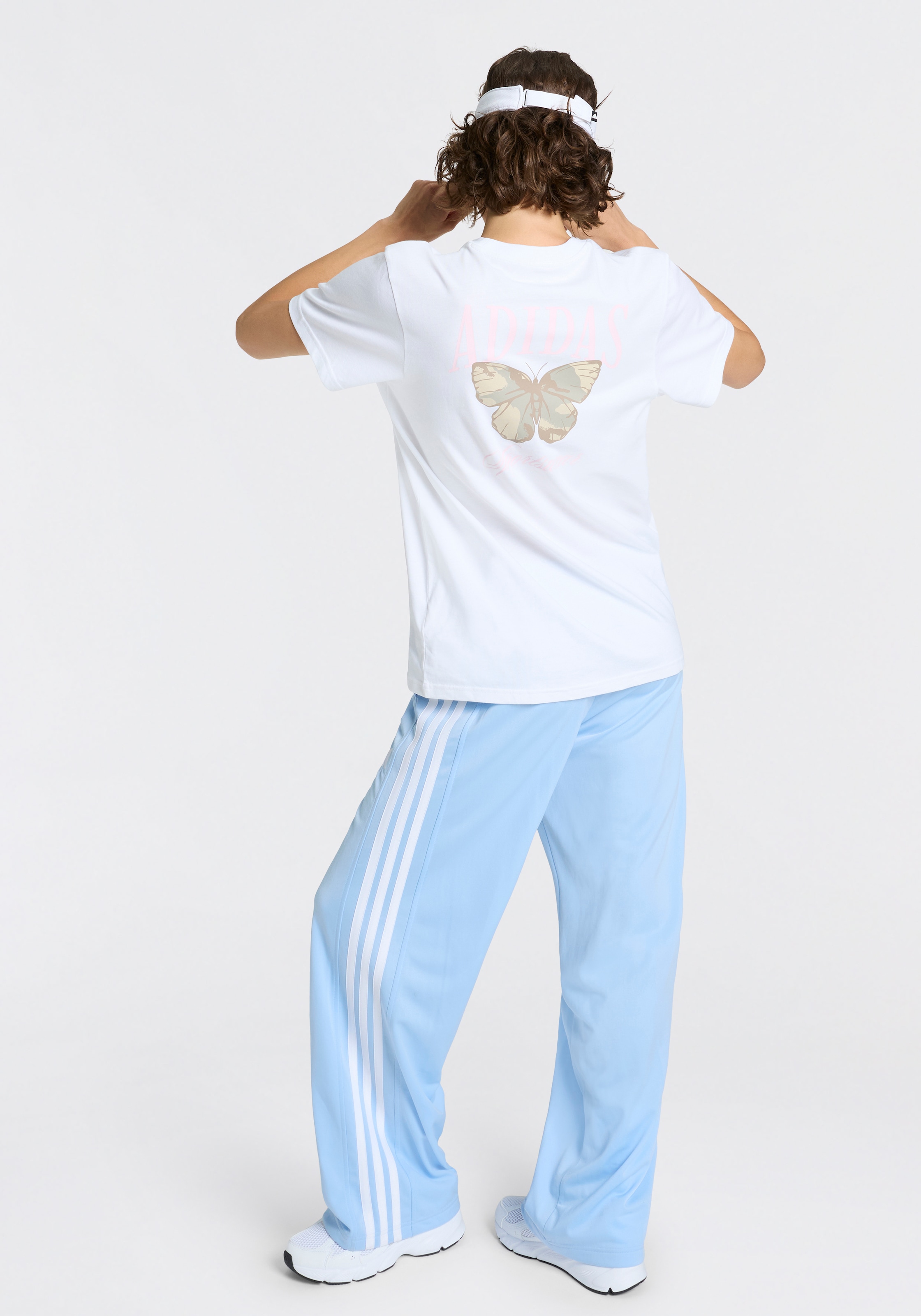 adidas Sportswear T-Shirt »CAMO LOOSE GRAPHIC« mit sportlichem Stil, ohne Verschluss, aus Baumwolle