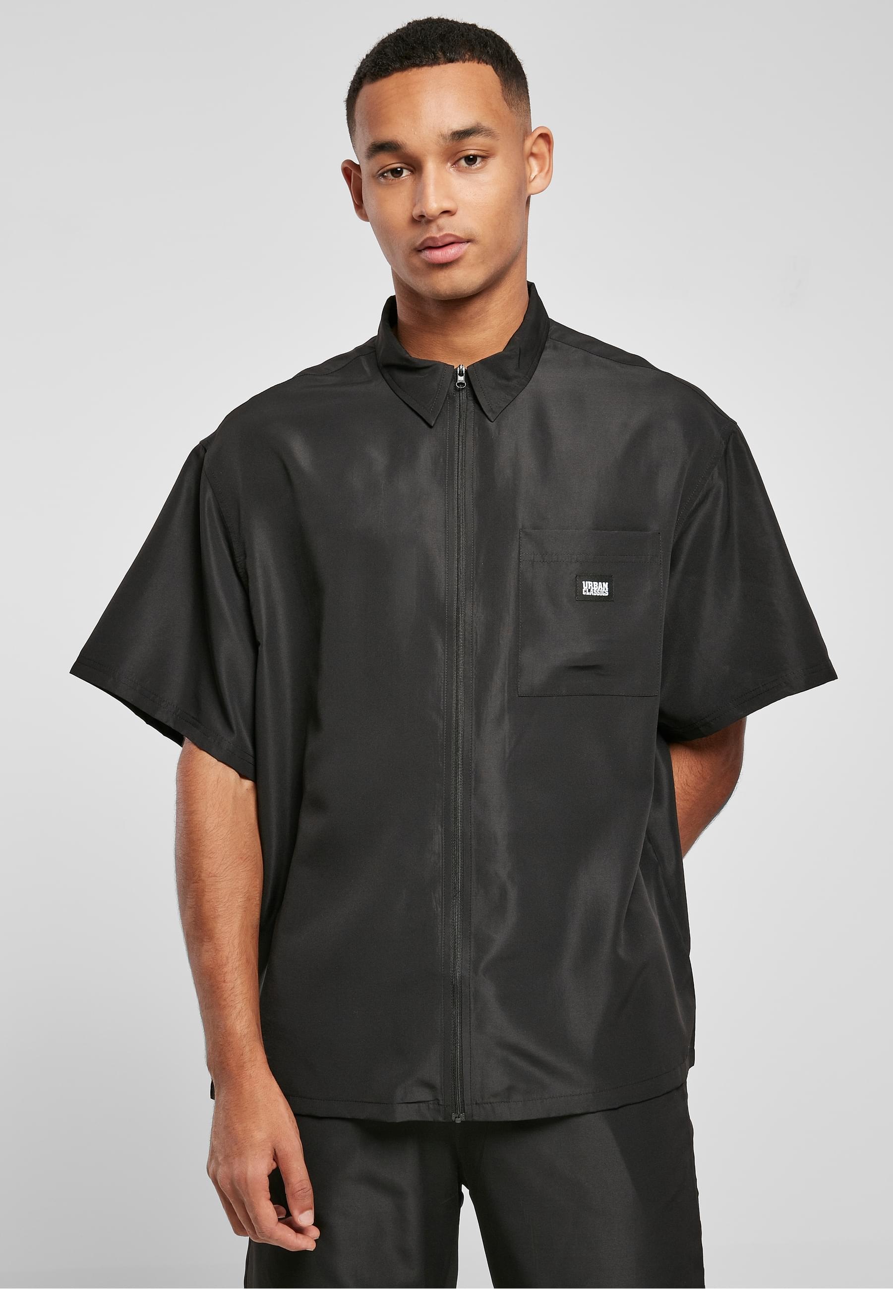 URBAN CLASSICS Langarmhemd »Urban Classics Herren Recycled Nylon Shirt«, (1 tlg.)