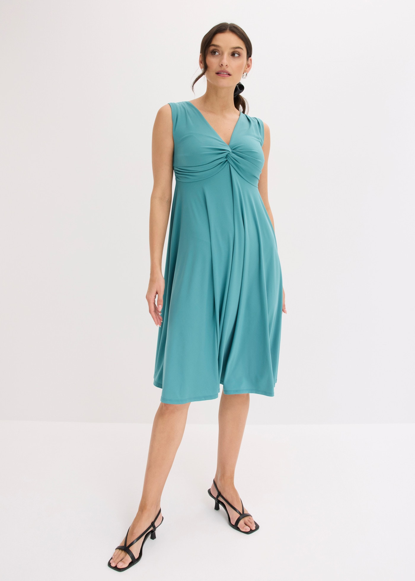 bonprix Shirtkleid ohne Ärmel, mit Smock-Einsatz hinten, aus Polyester und Elasthan