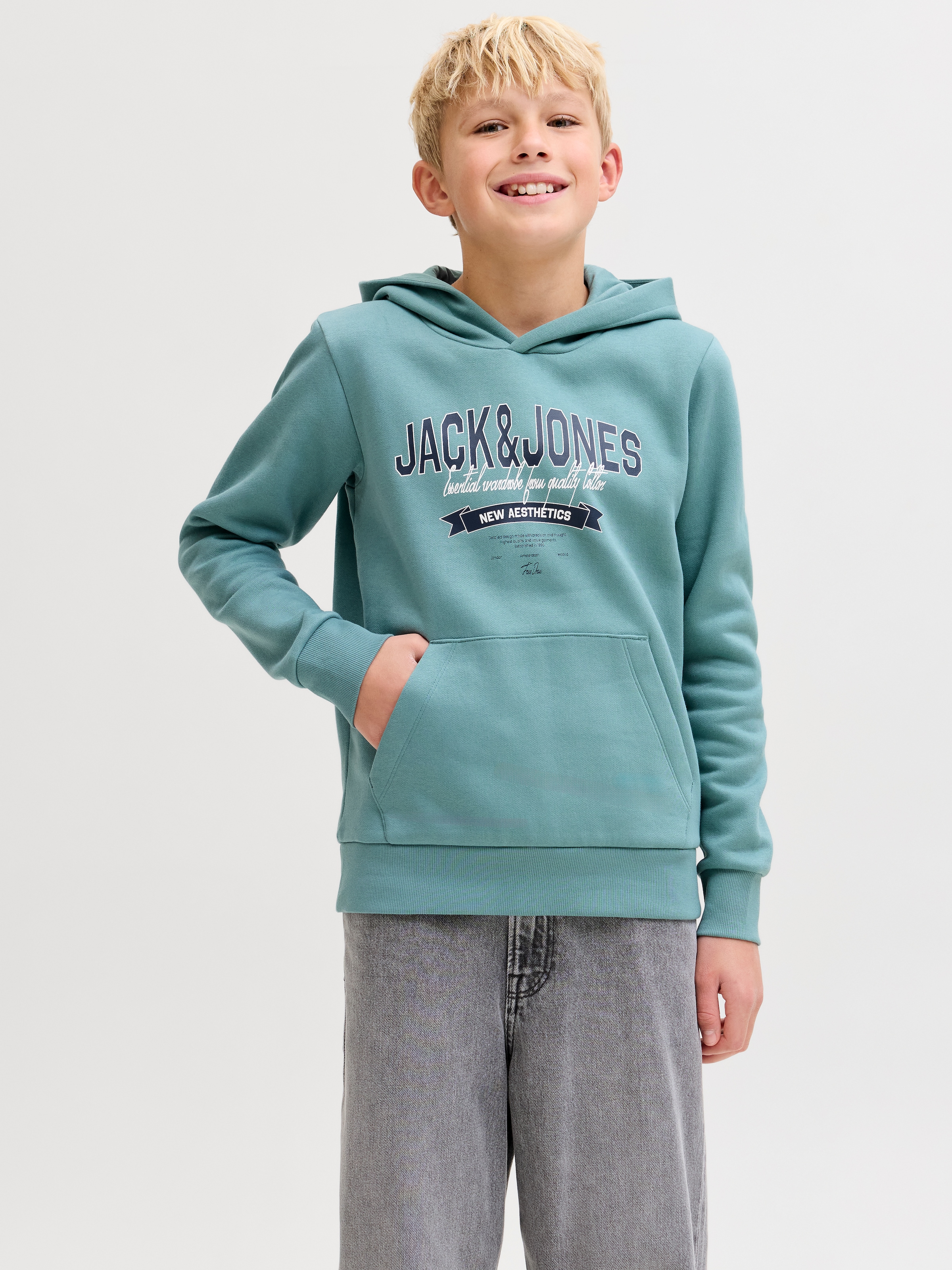 Jungen Kapuzensweatshirt "JJELOGO SWEAT HOOD 2 COL AW25 NOOS JNR"mineral blau, Gr. 128, JACK & JONES JUNIOR, bedruckt, angeraute Sweatware,