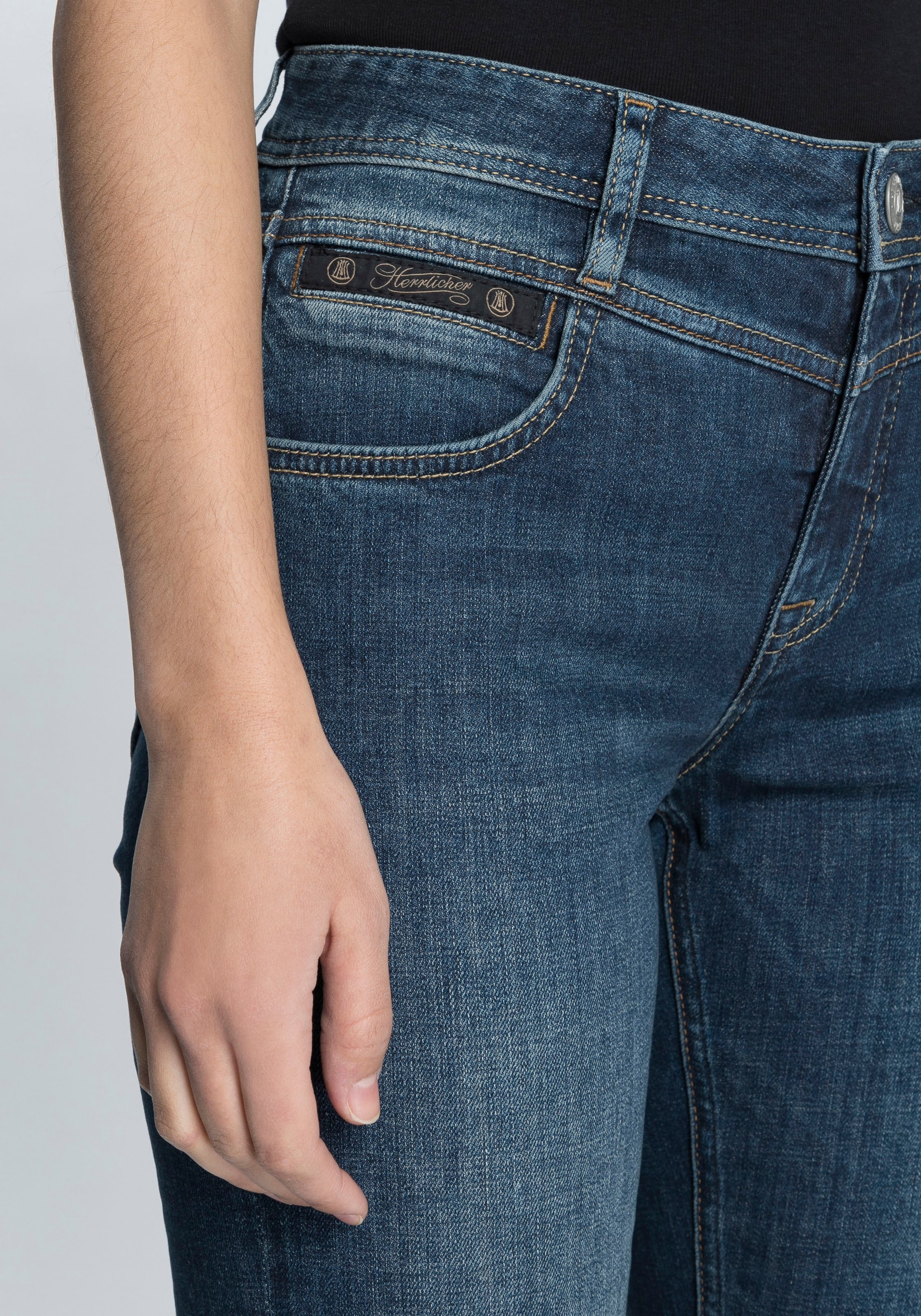 Herrlicher Slim-fit-Jeans »PEPPY SLIM RECYCLED DENIM«, Normal Waist Recycled Polyester