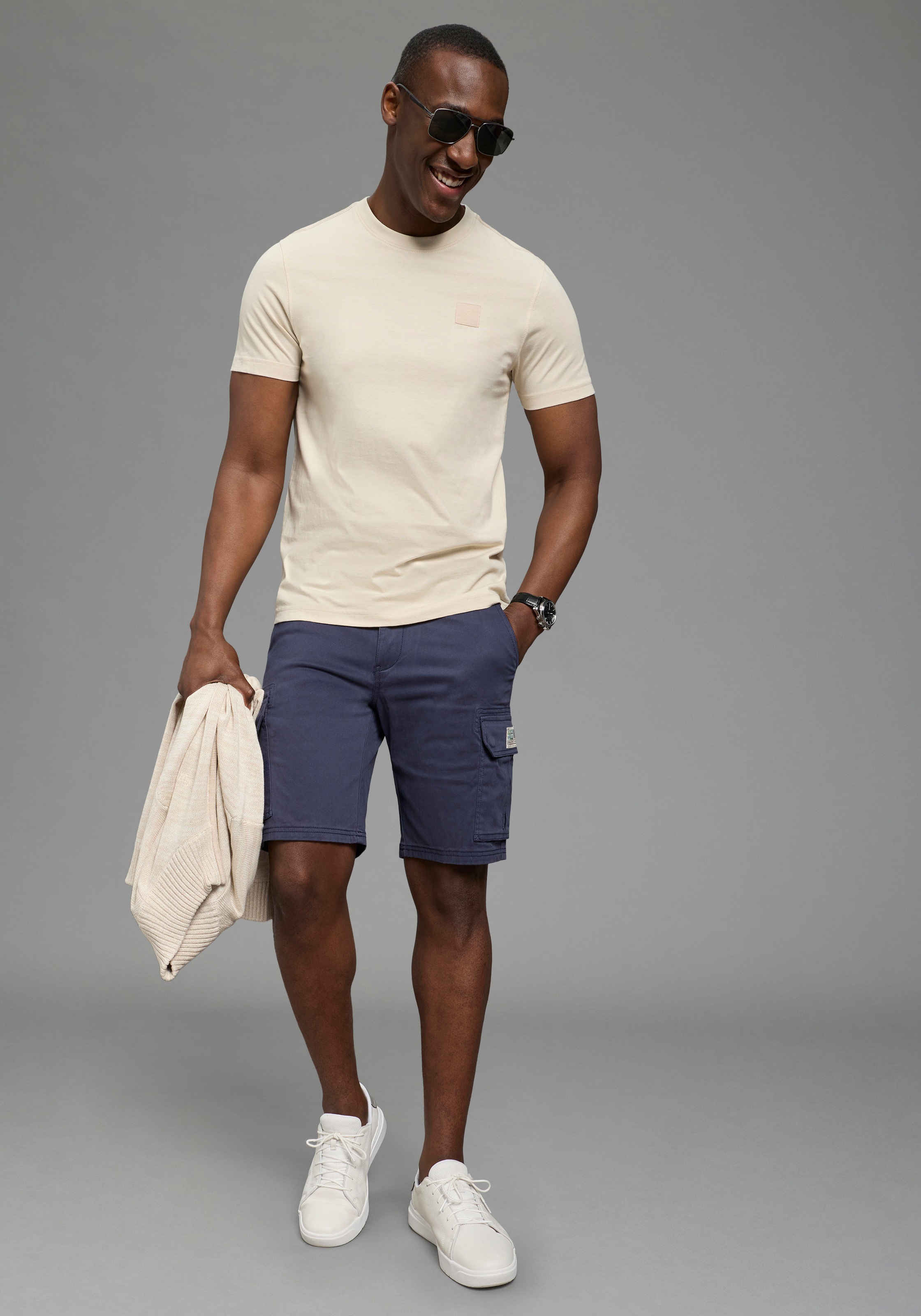 DELMAO Rundhalsshirt Kurzarm, Regular Fit, basic, aus 100% Baumwolle günstig online kaufen