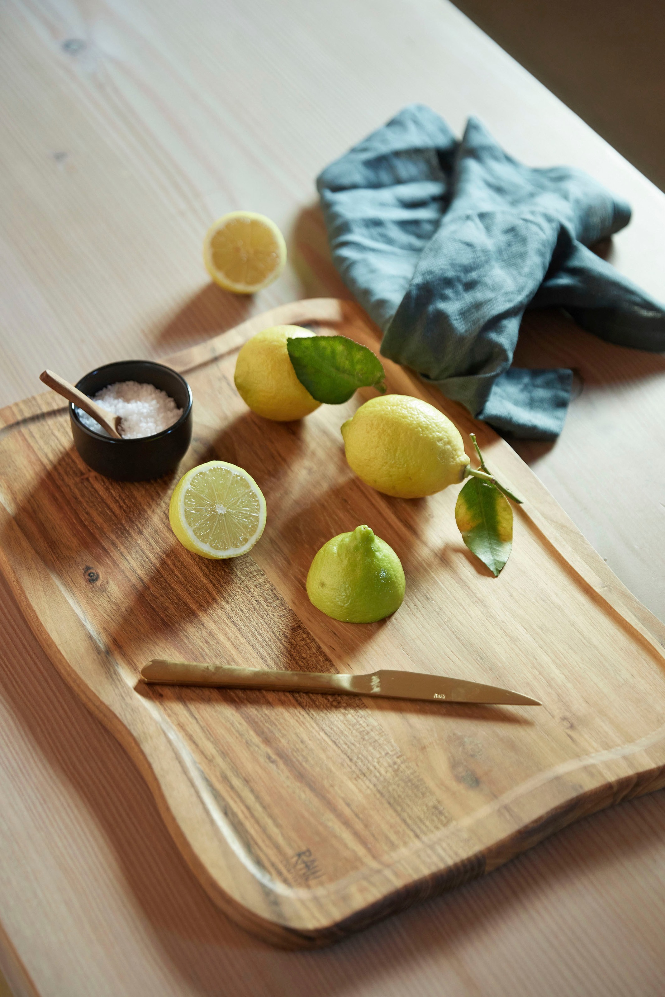 Thumbnail - aida RAW Schneidebrett "RAW Teak" Organische Form