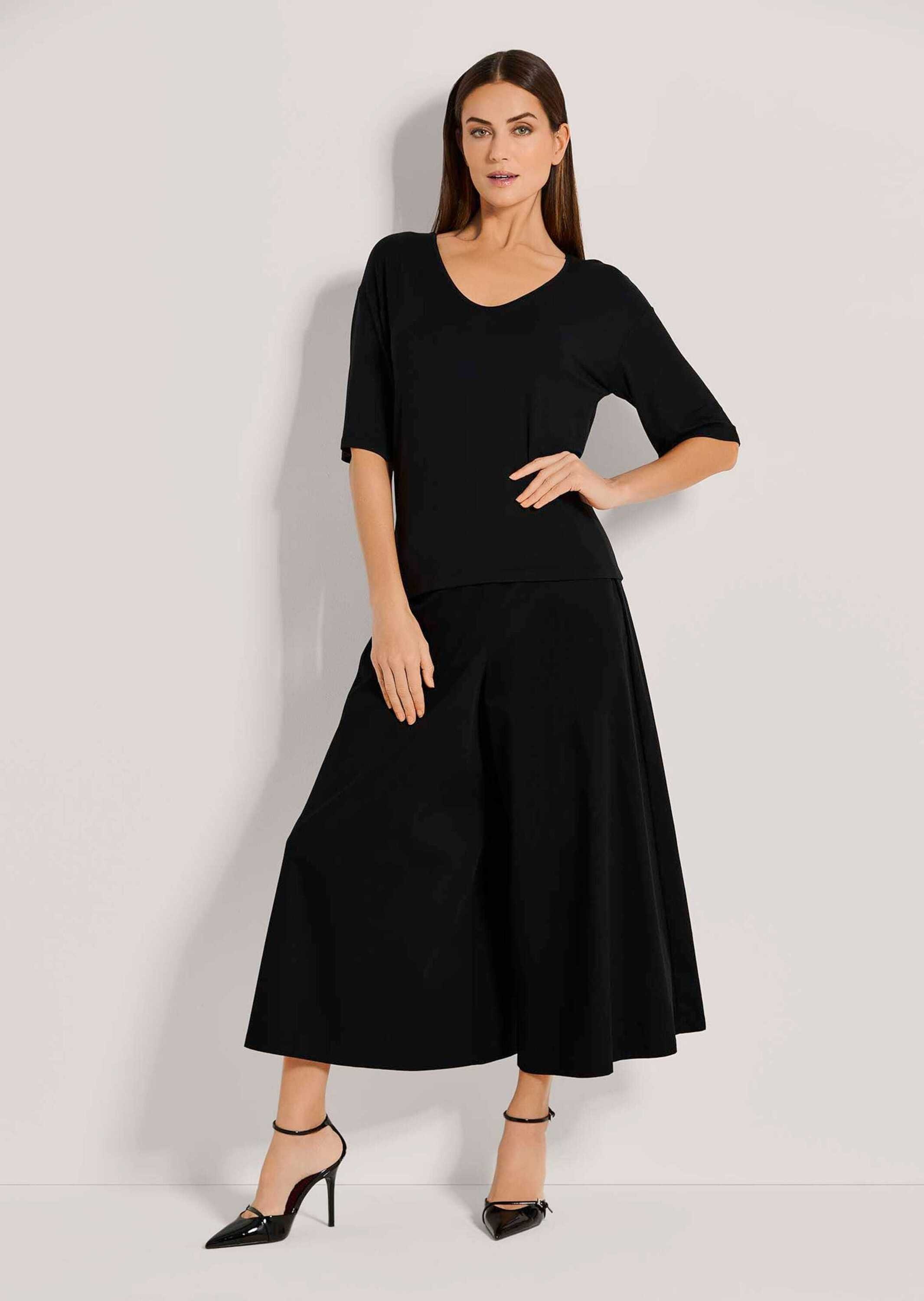 MADELEINE Kurzarmshirt »Shirt Kurzarm-Shirt mit V-Ausschnitt«