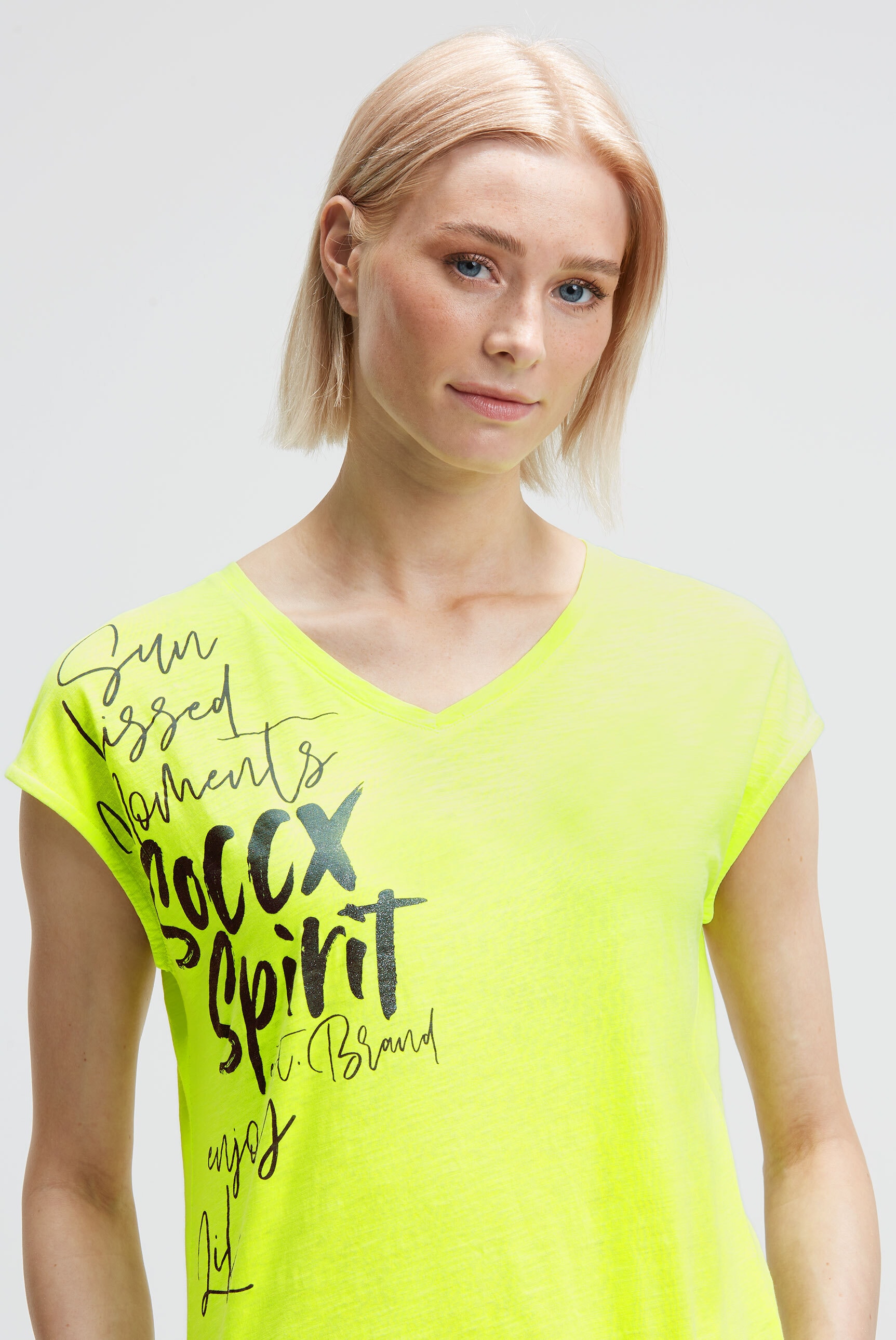 SOCCX V-Shirt, mit überschnittenen Schultern