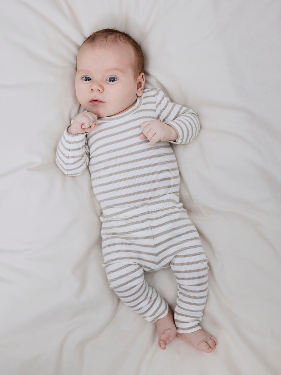 NAME IT Mädchen Leggings "NBNBANI XSL LEGGING NOOS", Gr. 50, beige, Feinripp, Obermaterial: 57% Baumwolle, 38% Modal, 5% Elasthan, geringelt,