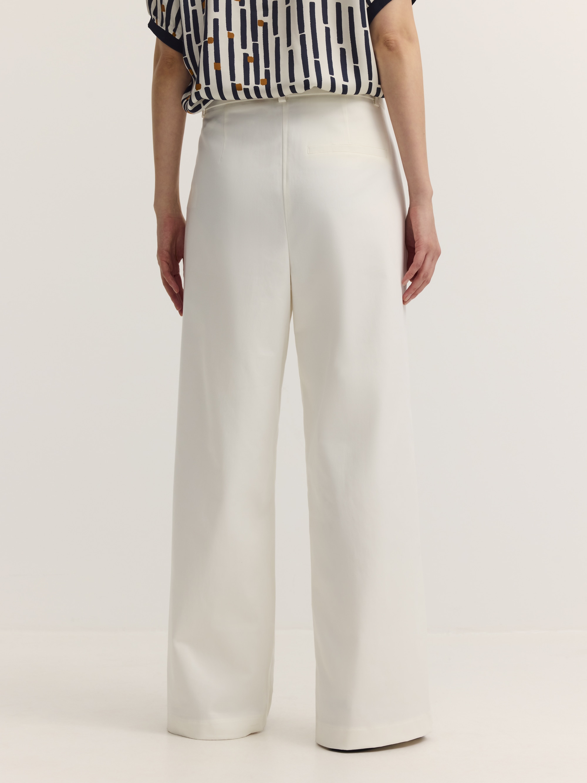 bugatti Chinohose »Gerader Beinverlauf«  mit doppelter Bundfalte