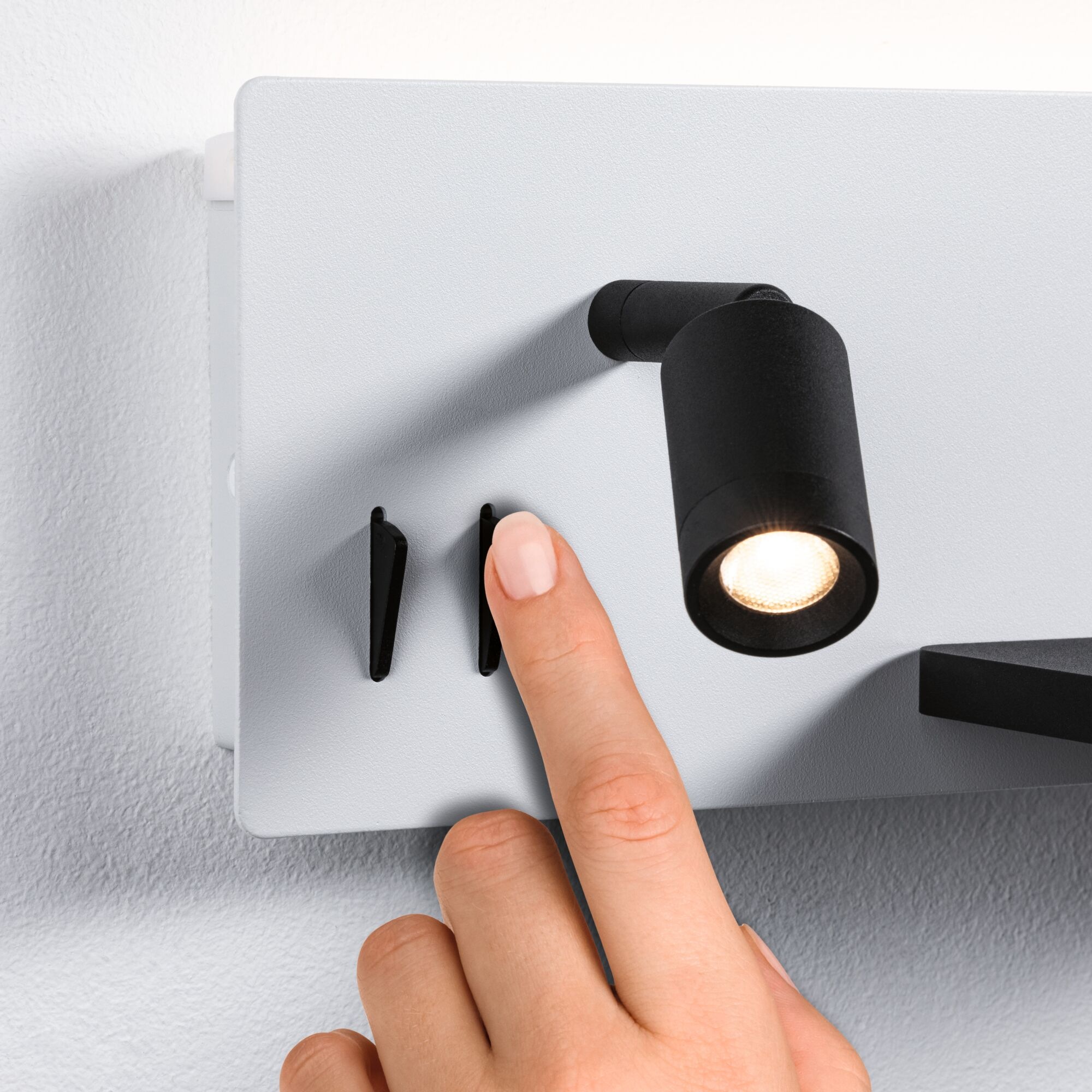 Paulmann LED Wandleuchte »Serra 2700K 650lm / 200lm 230V 5,5 / 1x2,6W«, 1 flammig, Bettleuchte, USB C, dimmbar