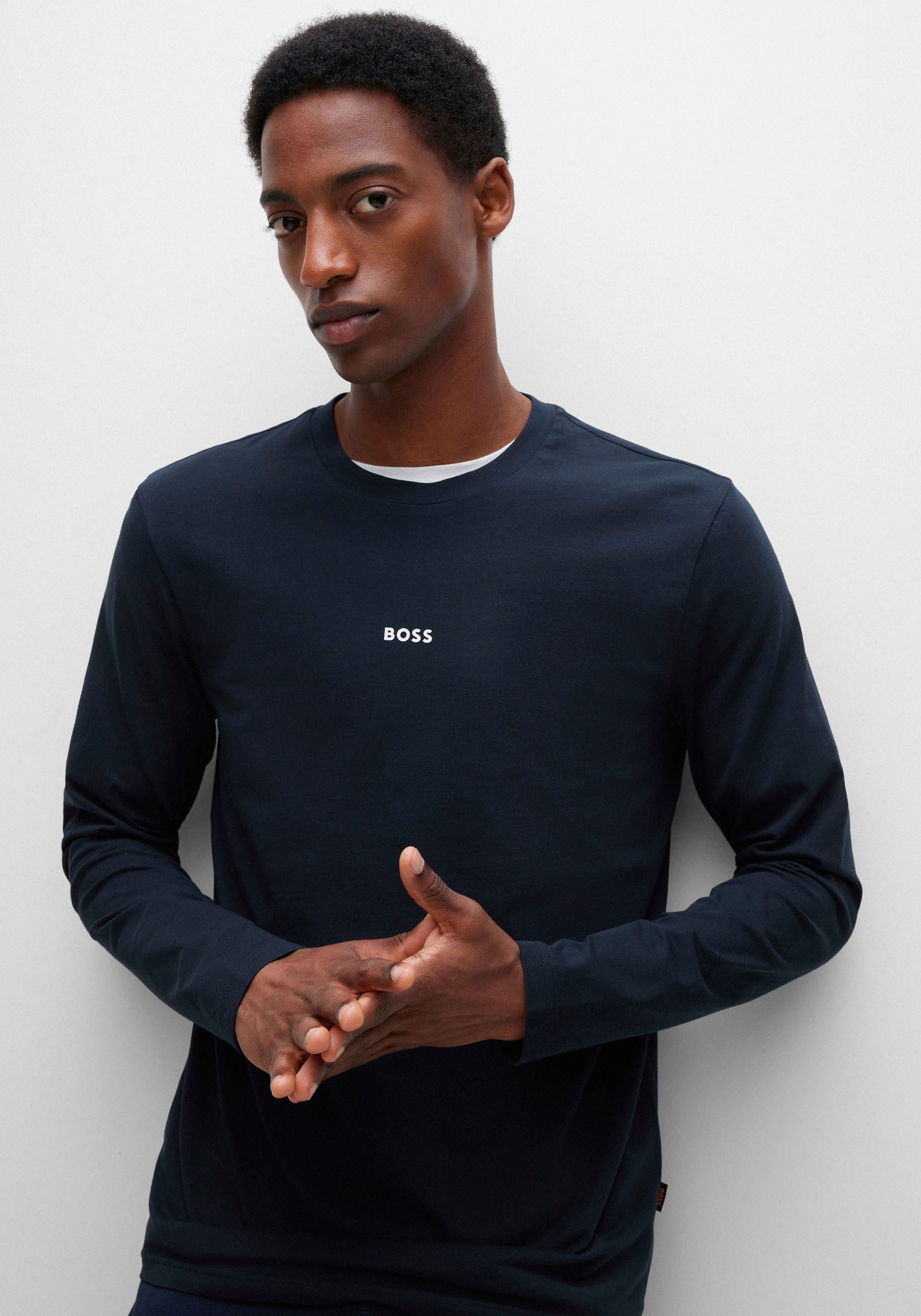 Thumbnail - BOSS ORANGE Langarmshirt "TChark" Rundhalsausschnitt, Regular Fit, mit BOSS-Logo