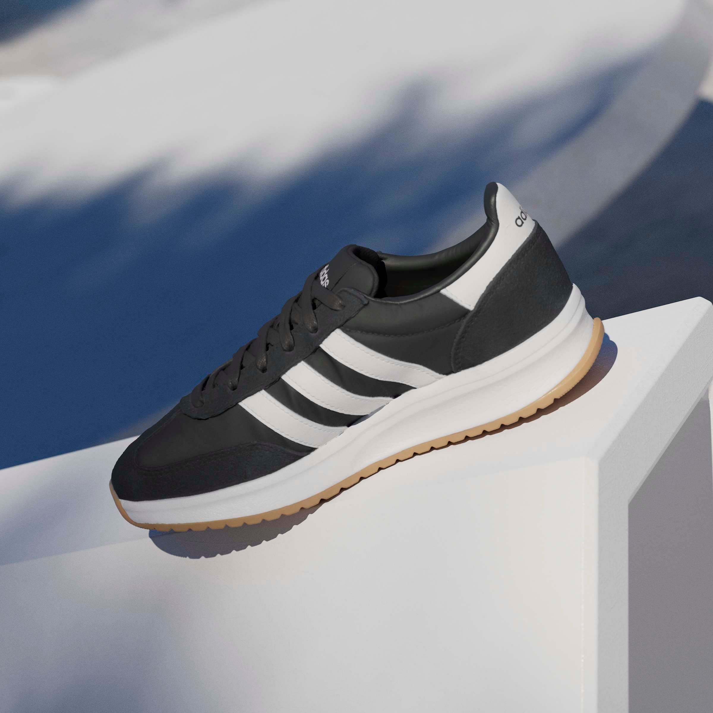 adidas Sportswear »RUN 70S 2.0«  inspiriert vom Design des SL72