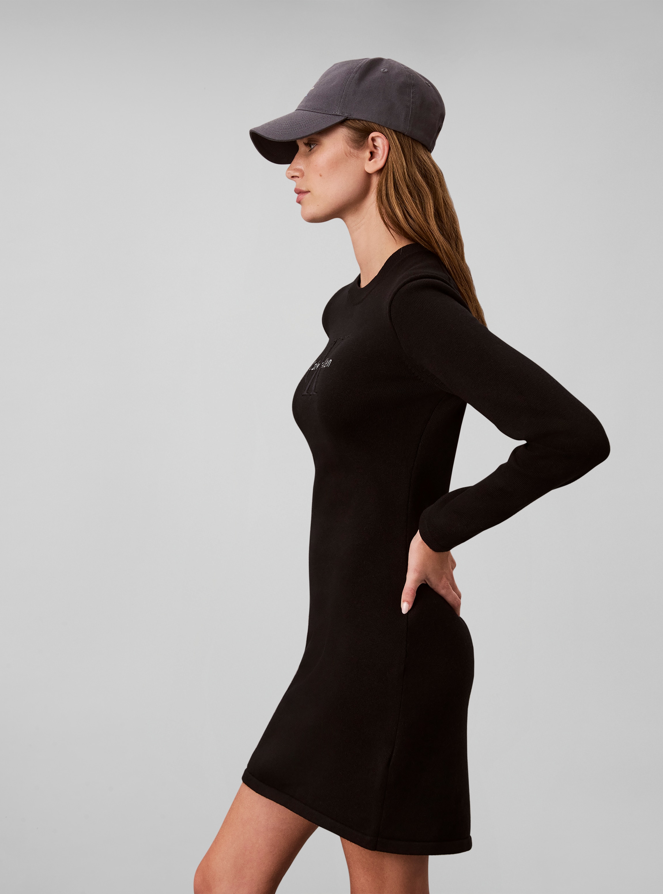Calvin Klein Jeans Minikleid »LOGO MINIDRESS« Ohne Tasche Regular fit, Logoschriftzug