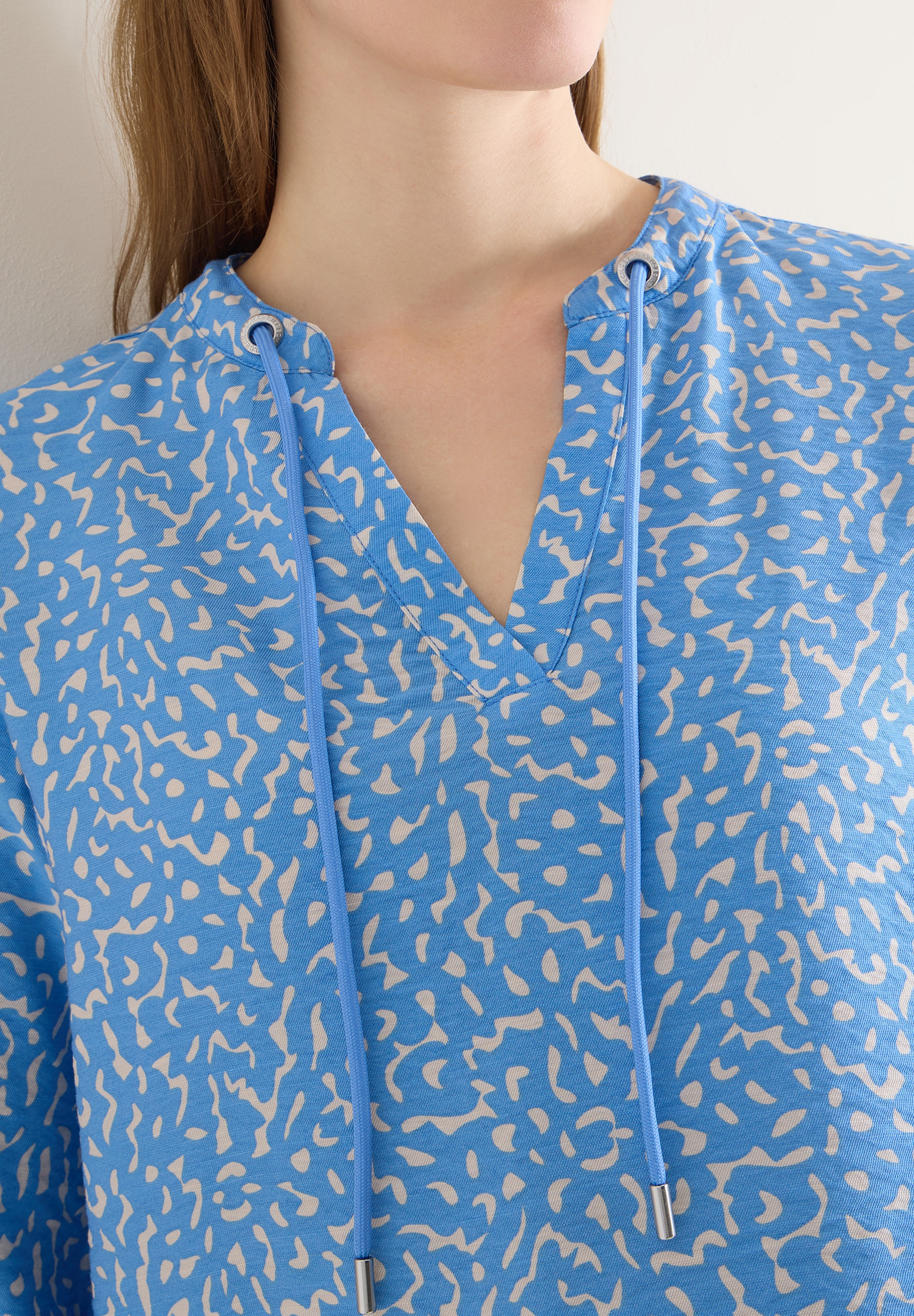 Thumbnail - Cecil Langarmbluse mit Minimalprint und Splitneck