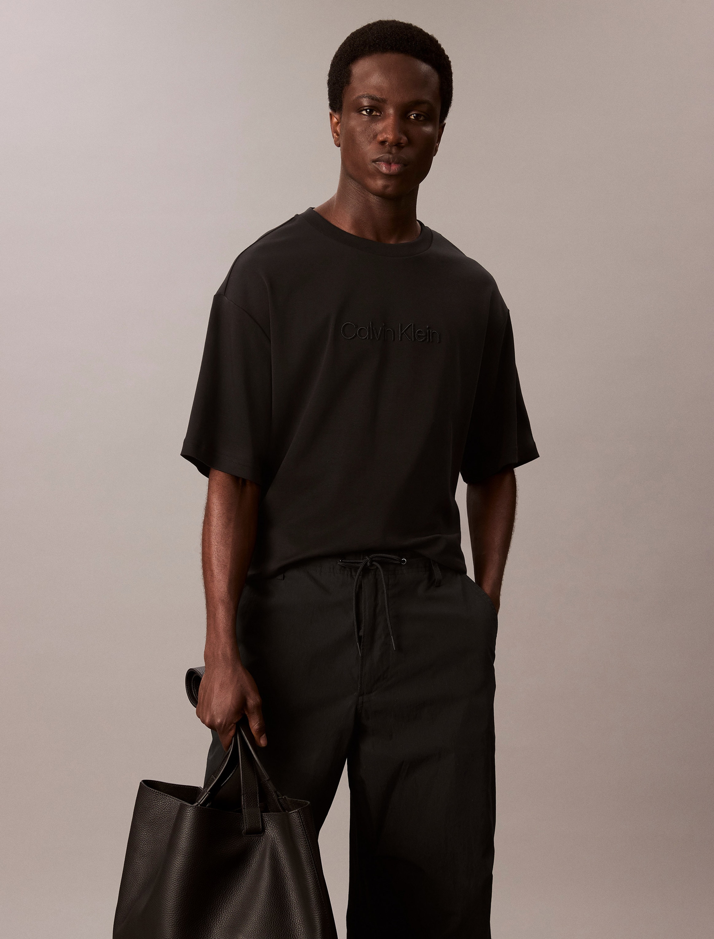 Calvin Klein T-Shirt »A - Rel Fashion Logo Tee«, Mit Rundhalsausschnitt