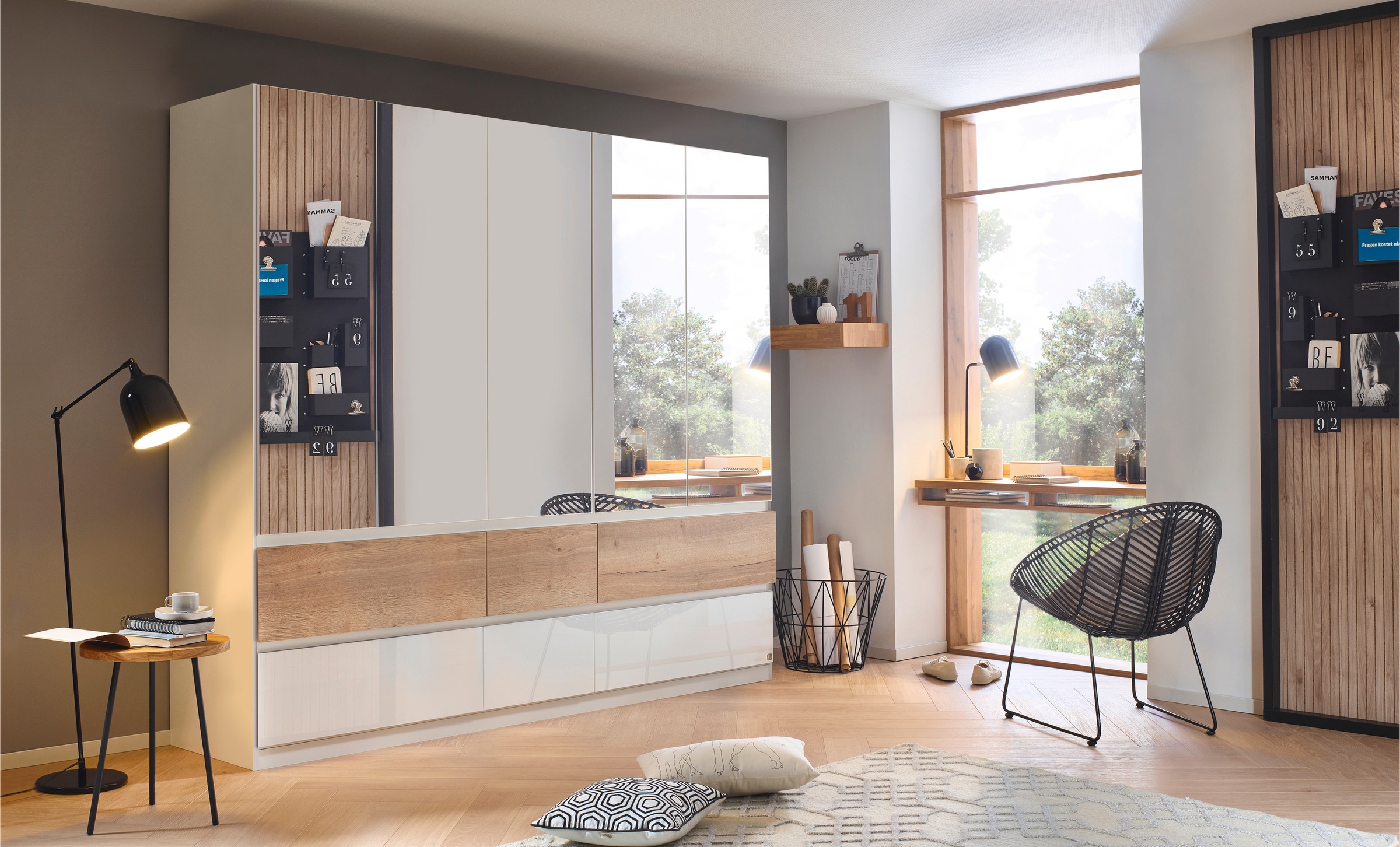 rauch Drehtürenschrank "Winnipeg" grifflose Front, Schubkästen m. Griffmuld günstig online kaufen