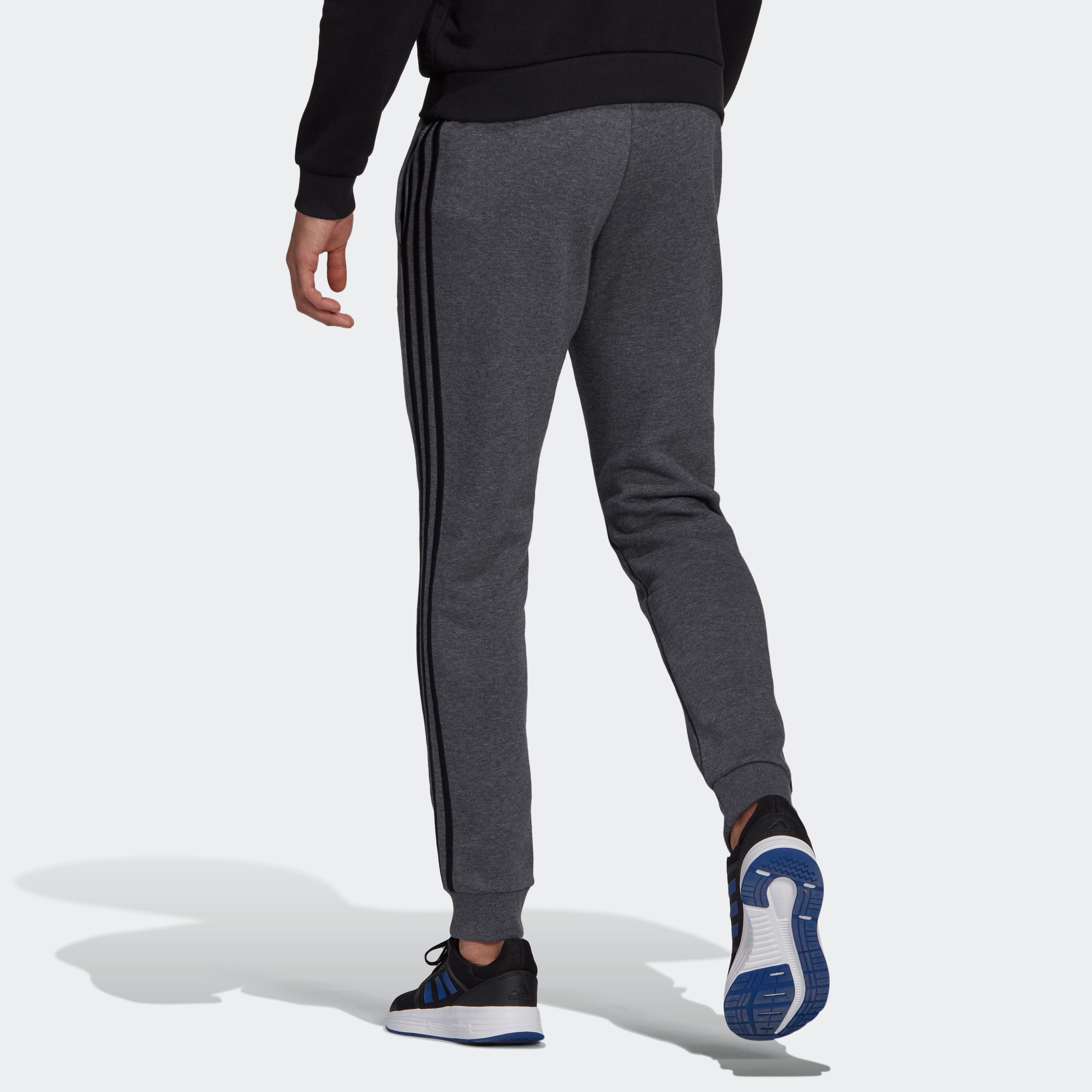 adidas Sportswear Sporthose »ESSENTIALS FLEECE TAPERED CUFF 3STREIFEN HOSE«, (1 tlg.)